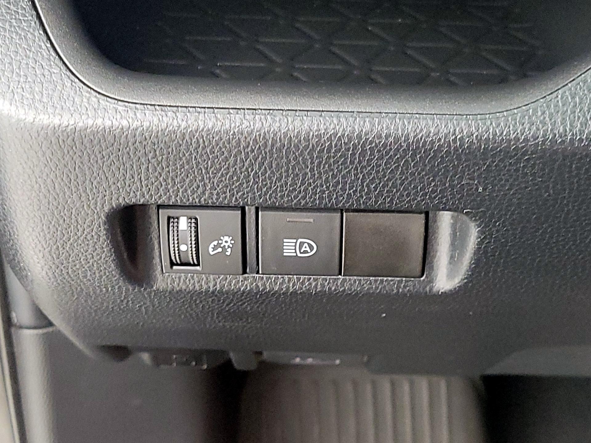 Thumbnail: 2021 Toyota RAV4 - 13