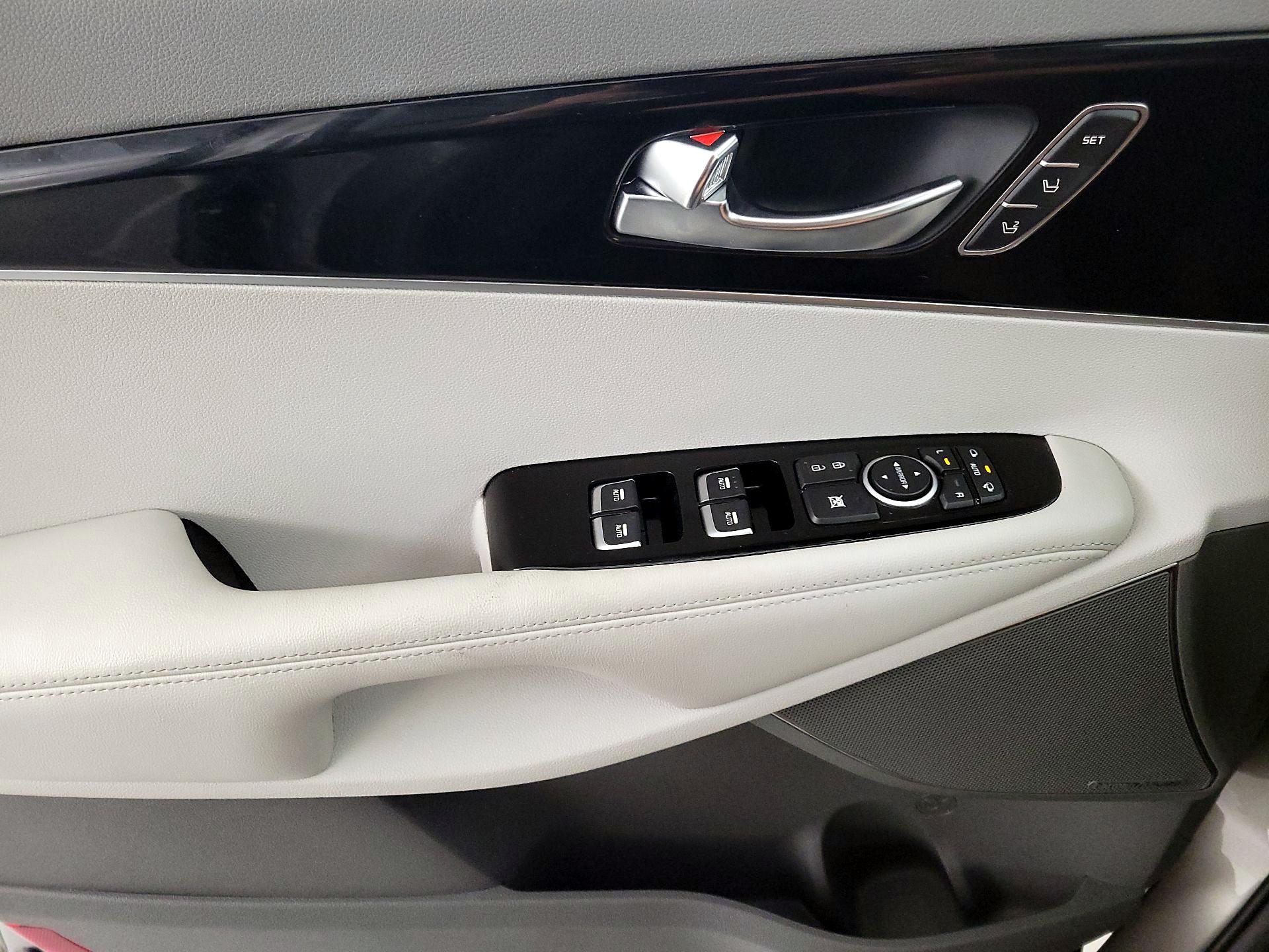 Thumbnail: 2019 Kia Sorento - 12
