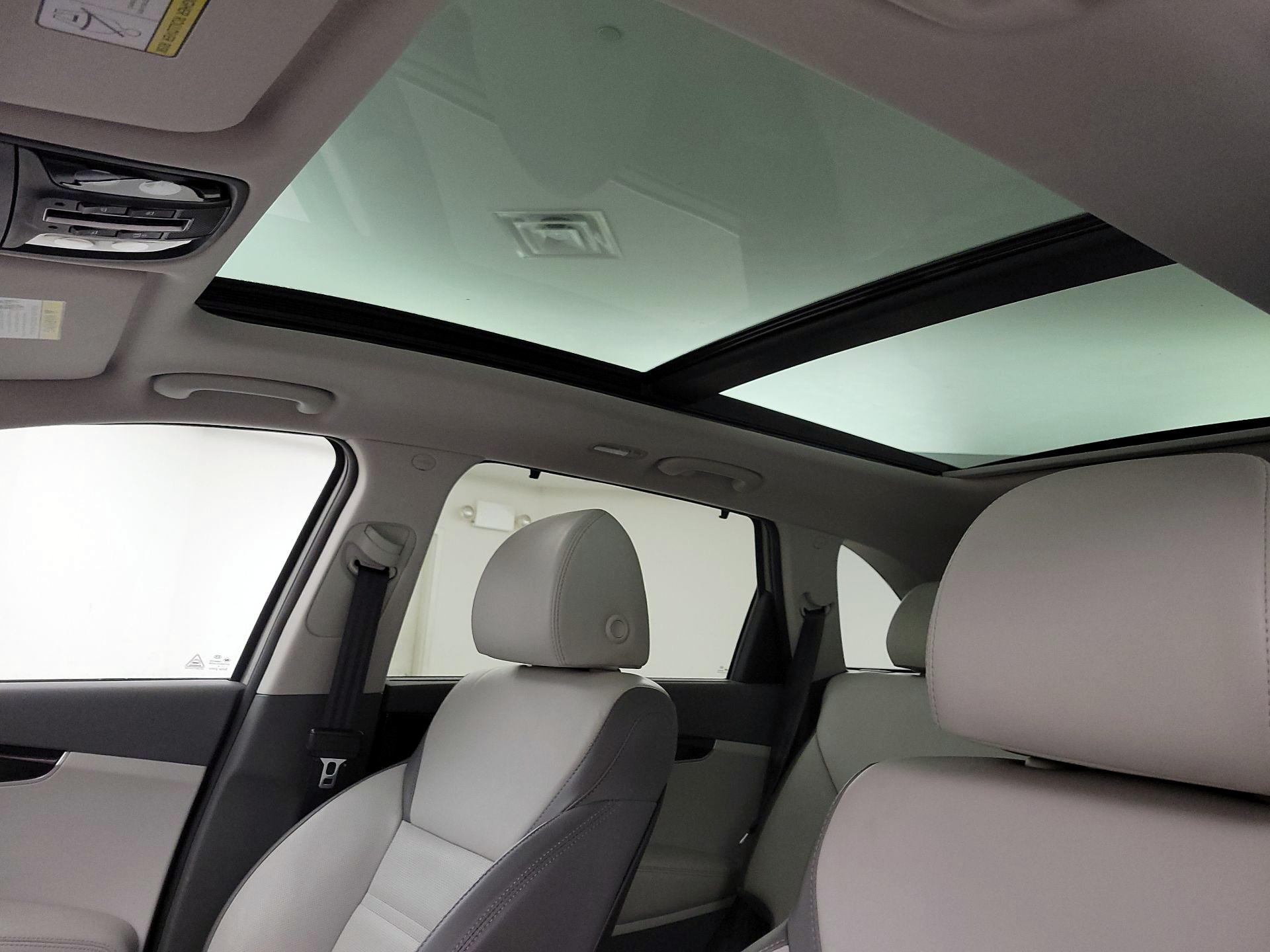 Thumbnail: 2019 Kia Sorento - 19