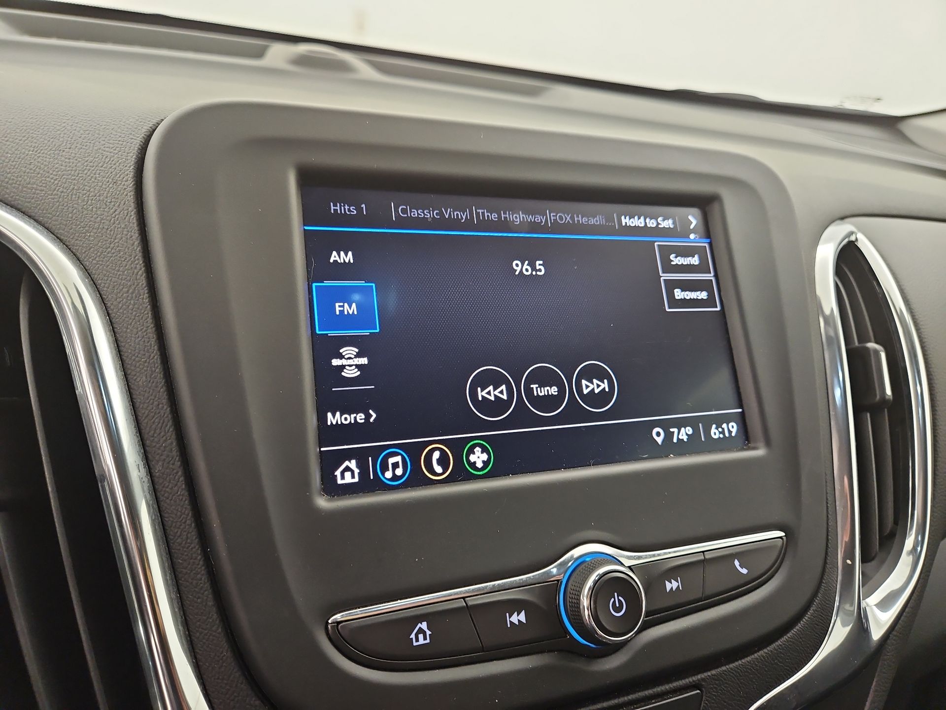 Thumbnail: 2023 Chevrolet Equinox - 15