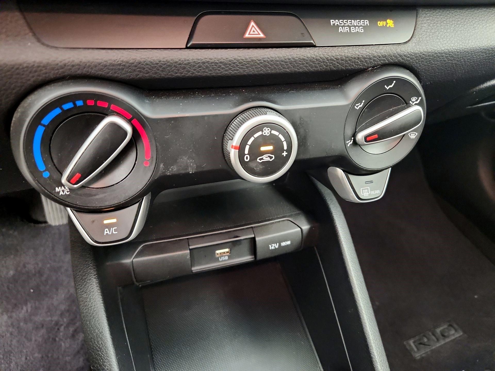 Thumbnail: 2022 Kia Rio5 - 16