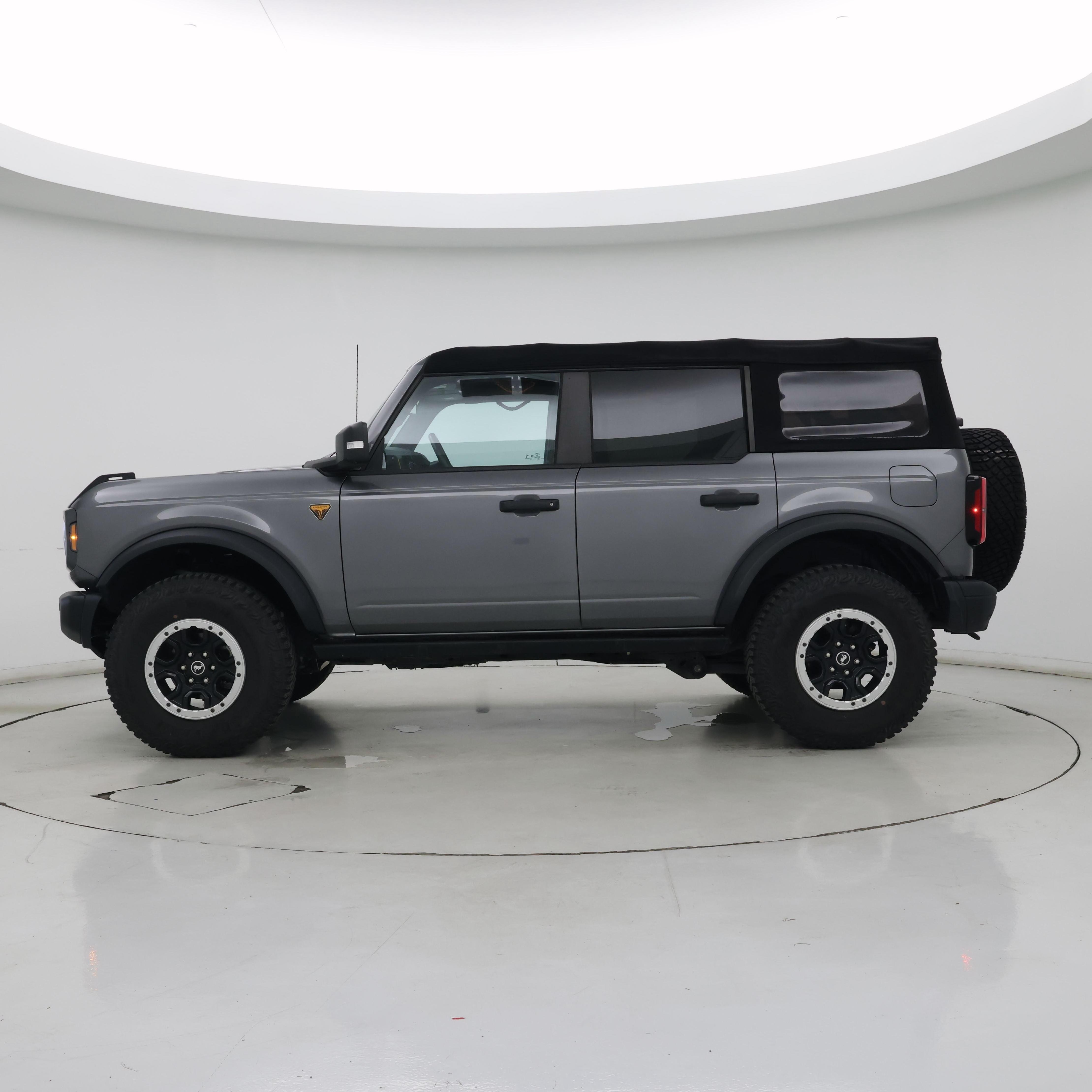 Thumbnail: 2022 Ford Bronco - 3