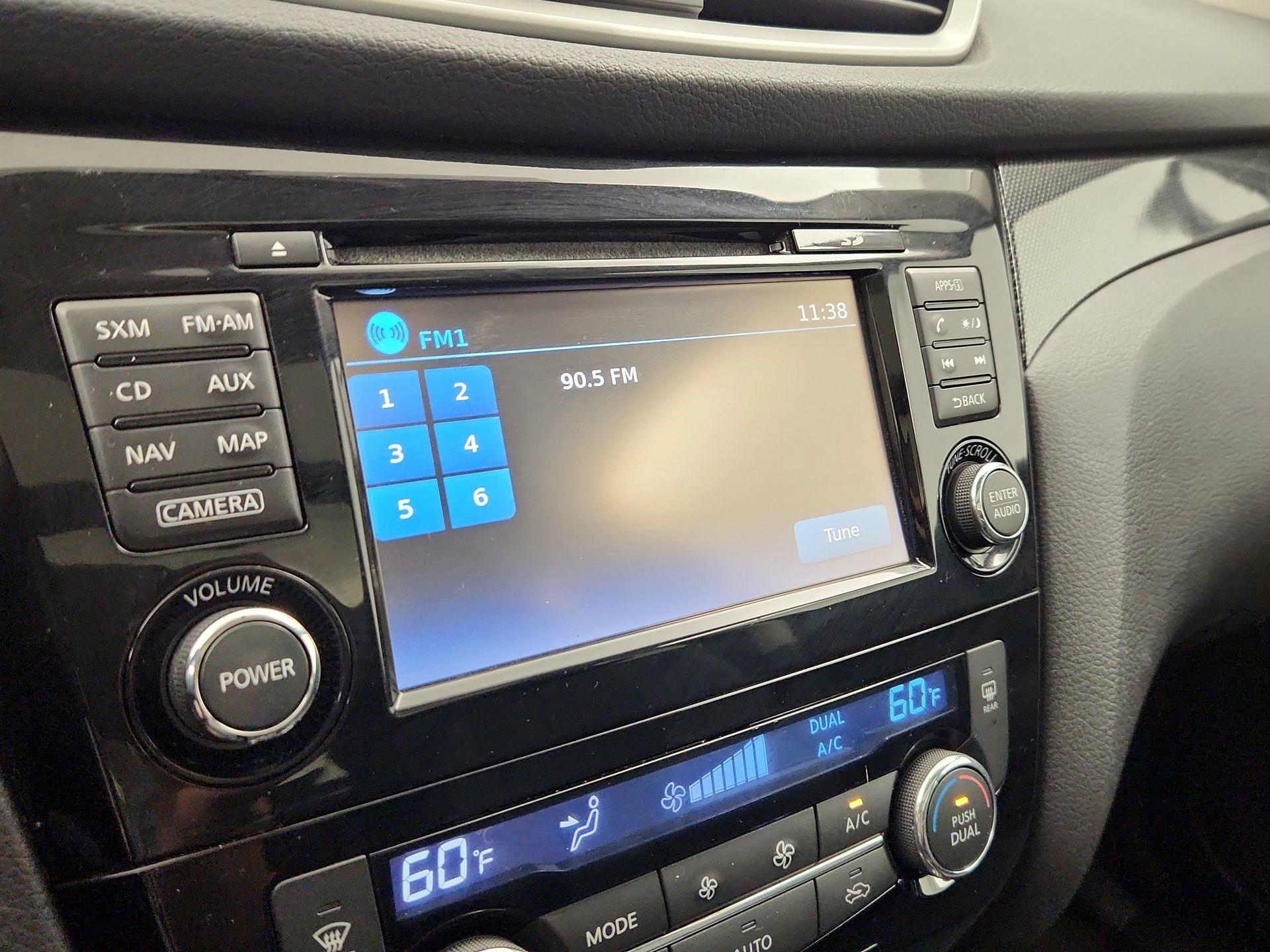 Thumbnail: 2016 Nissan Rogue - 16