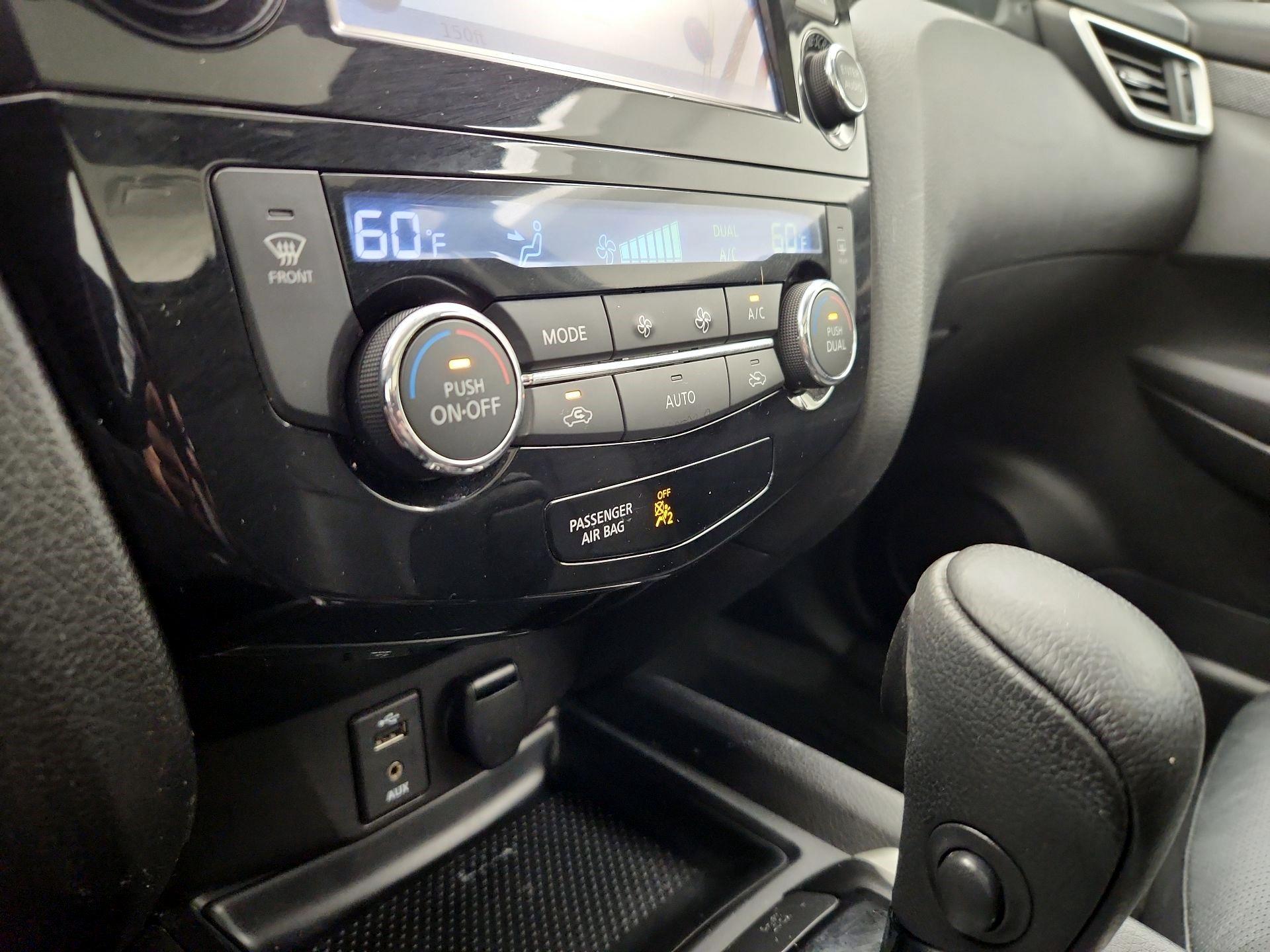 Thumbnail: 2016 Nissan Rogue - 17