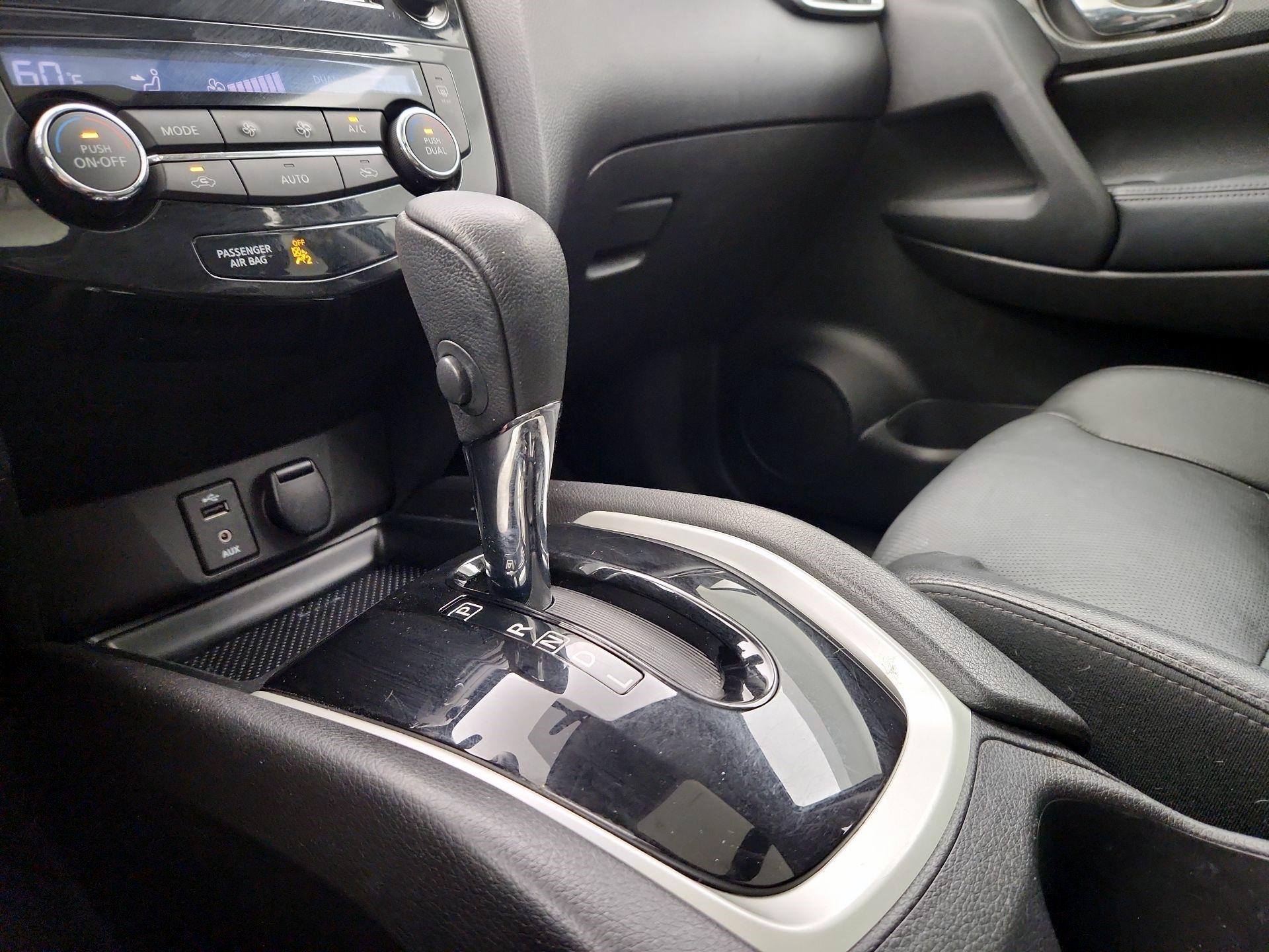 Thumbnail: 2016 Nissan Rogue - 18