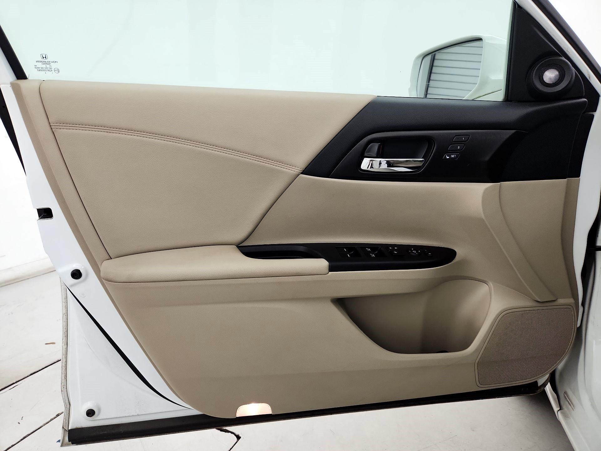Thumbnail: 2013 Honda Accord - 12