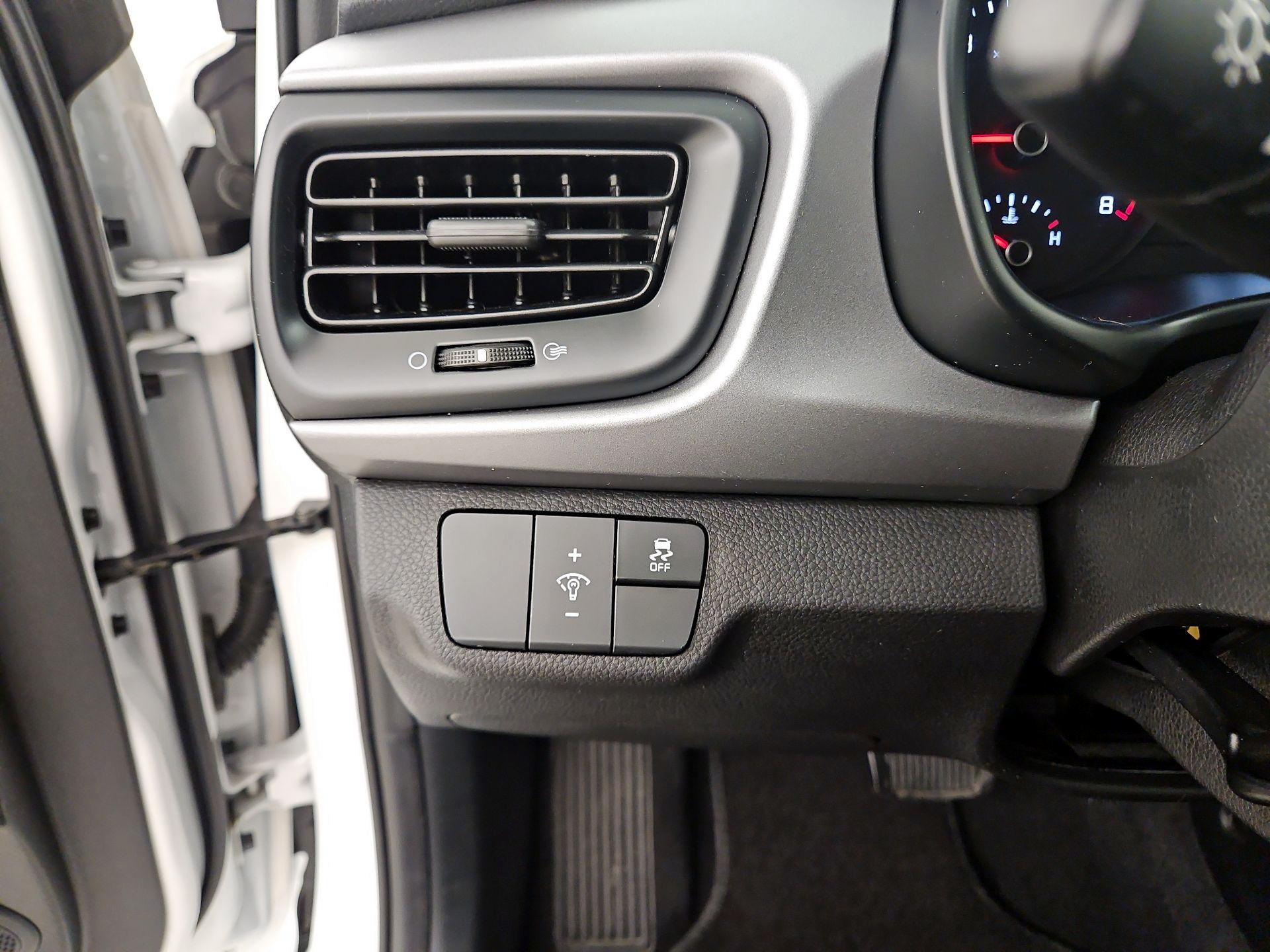 Thumbnail: 2023 Kia Rio - 13