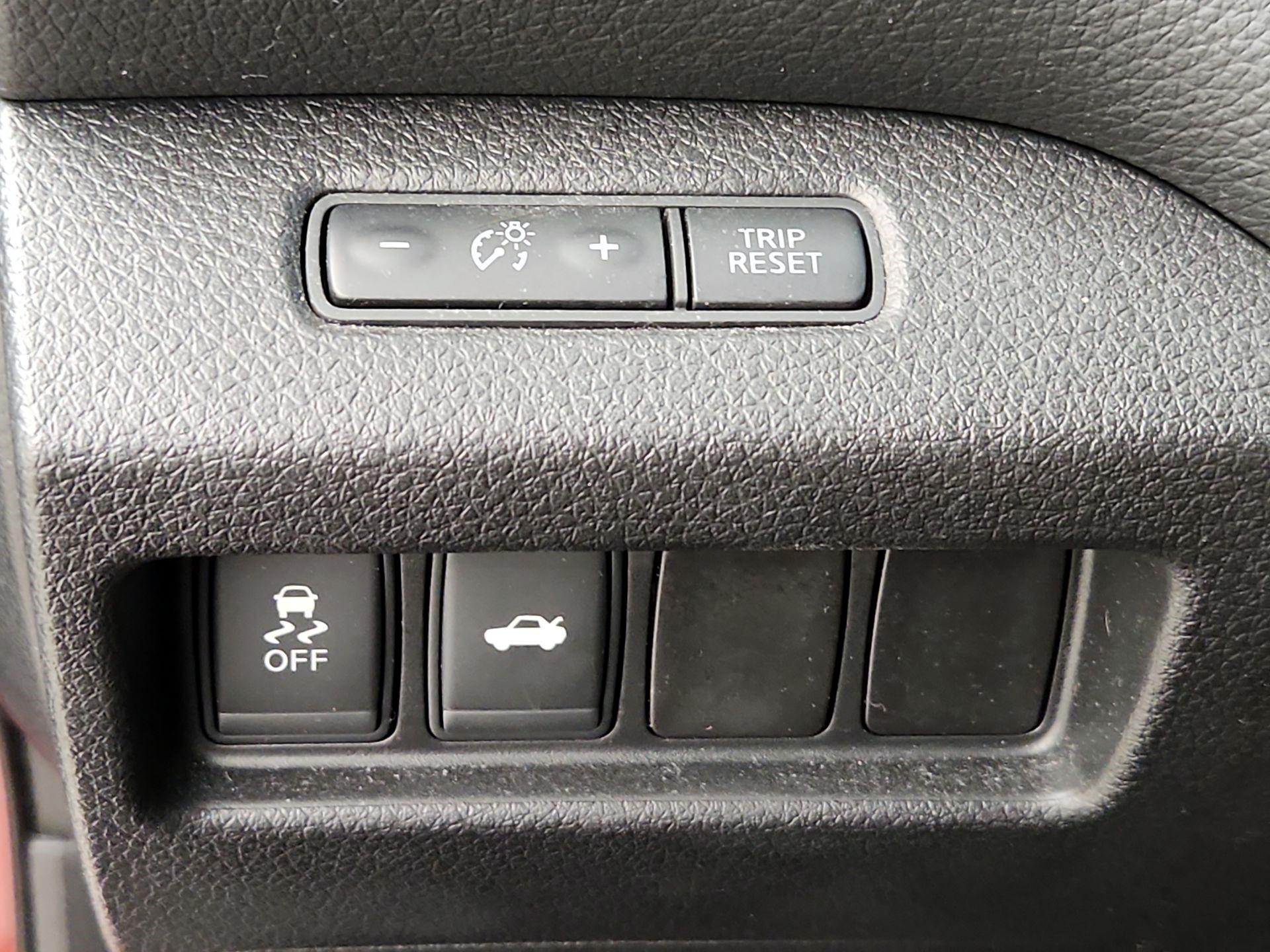 Thumbnail: 2014 Nissan Altima - 13