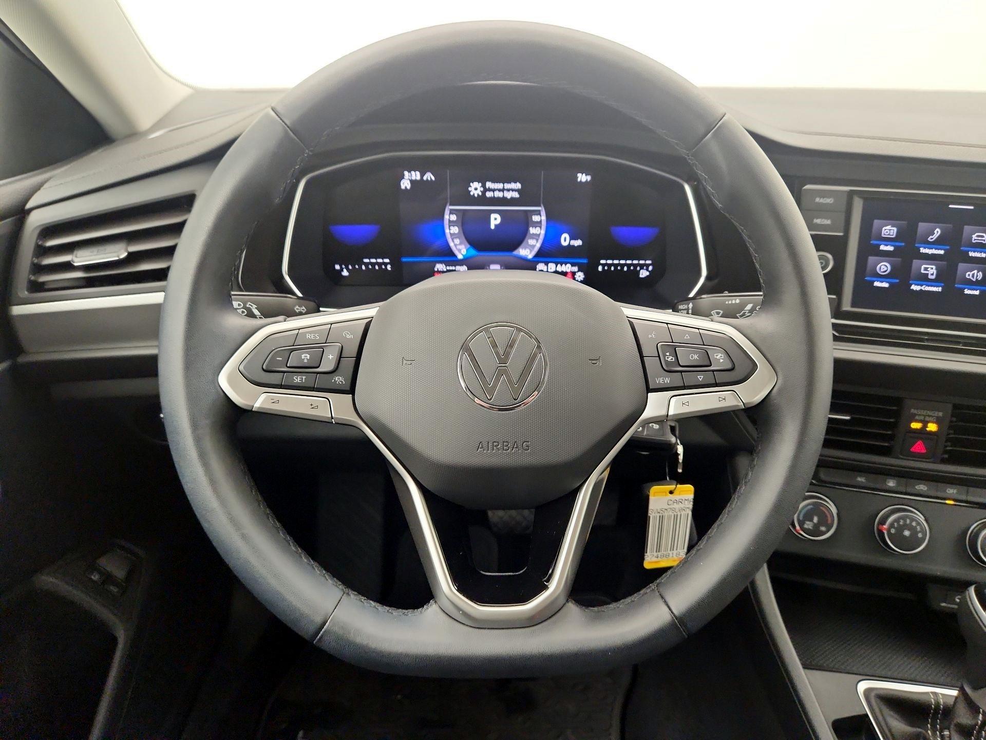 Thumbnail: 2024 Volkswagen Jetta - 10