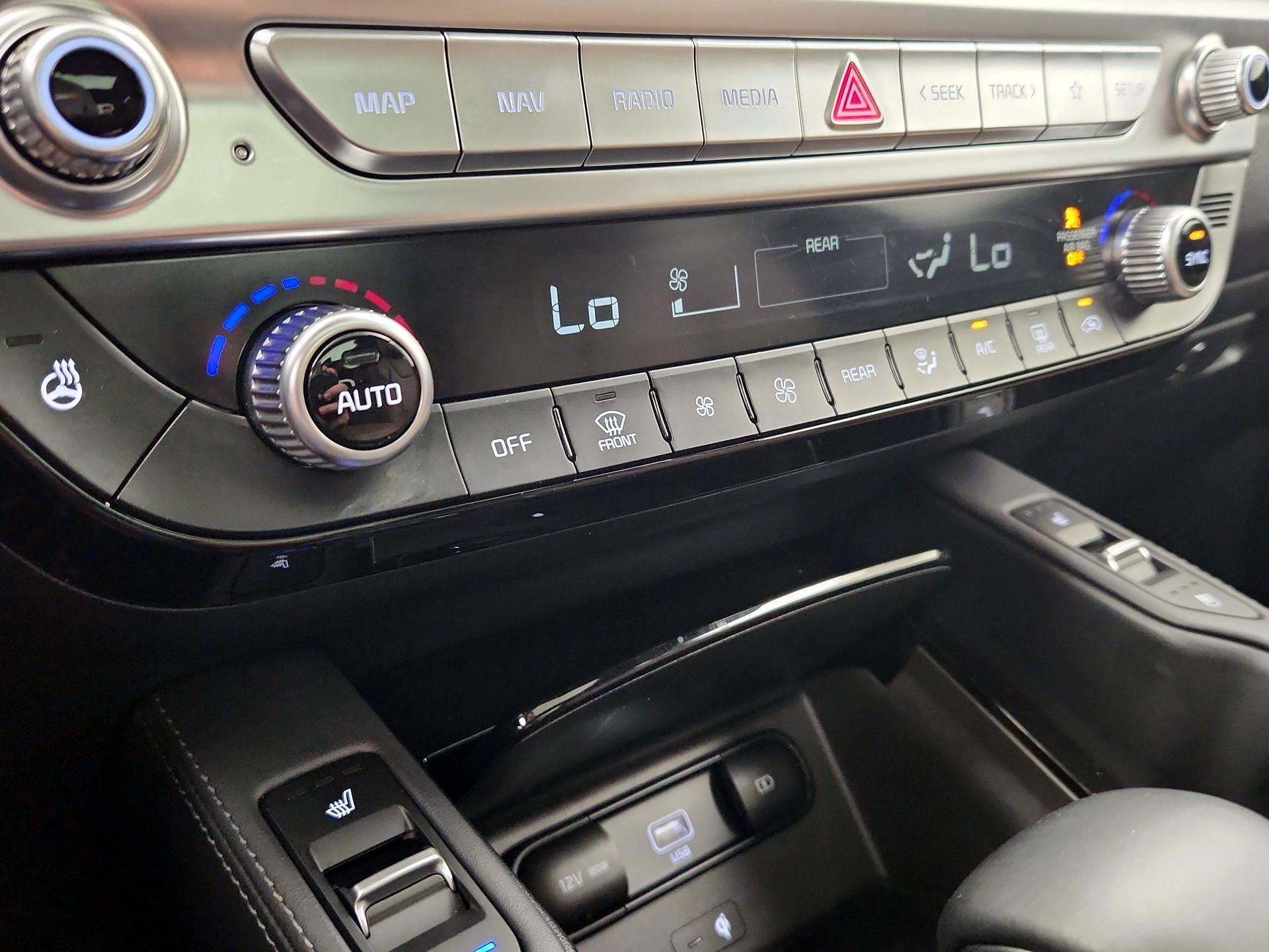 Thumbnail: 2020 Kia Telluride - 17