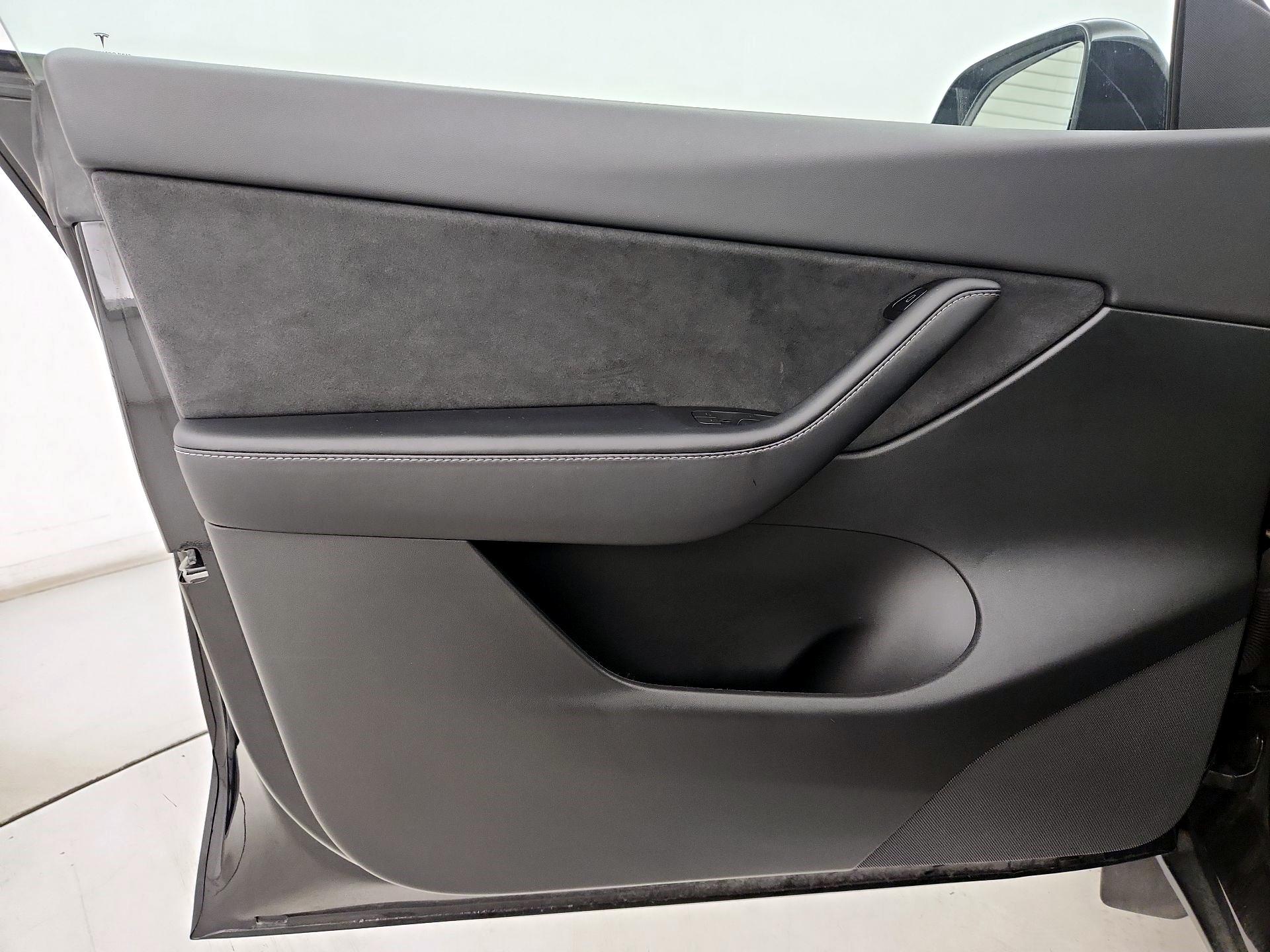 Thumbnail: 2022 Tesla Model Y - 12
