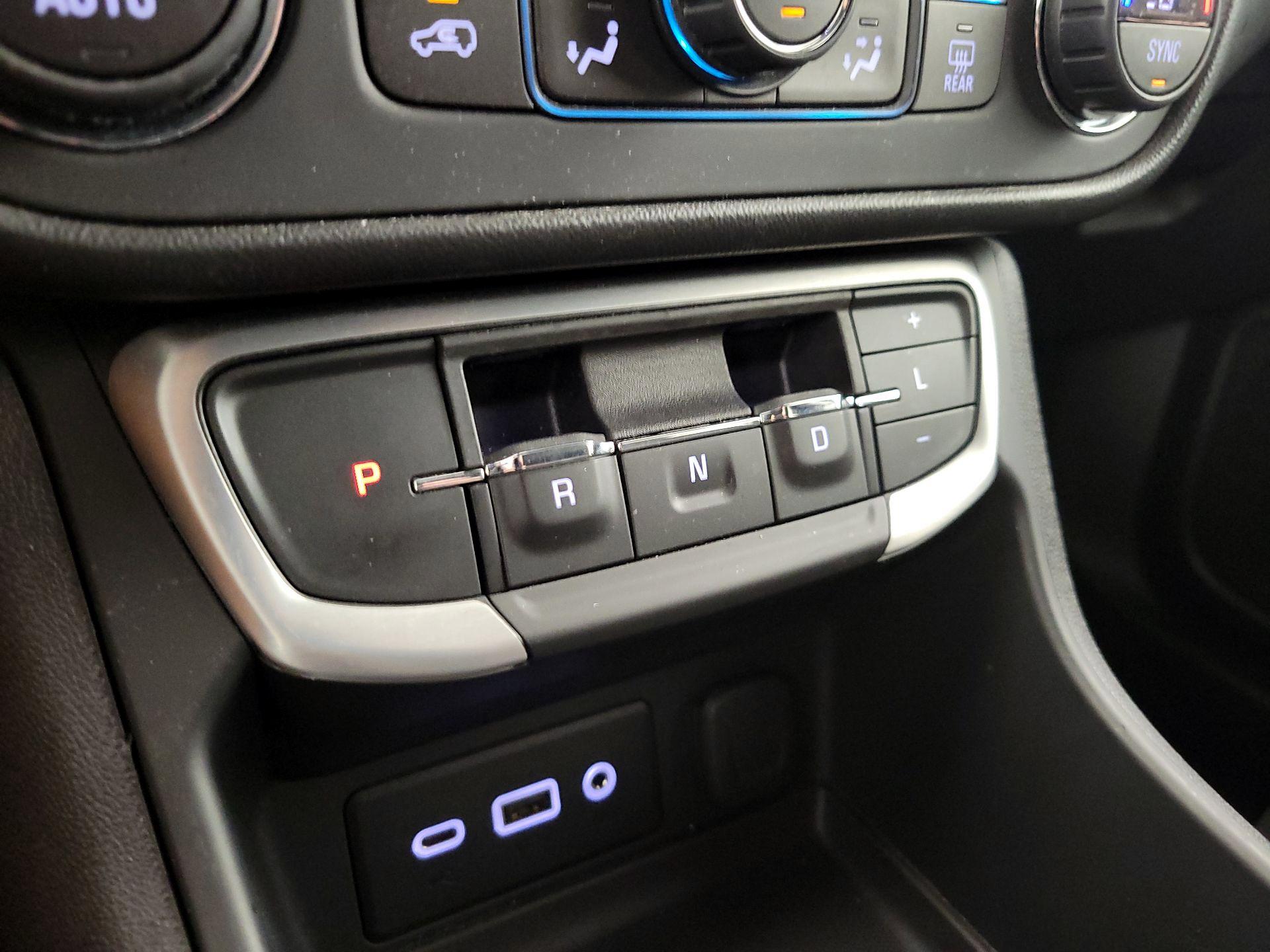 Thumbnail: 2022 GMC Terrain - 17