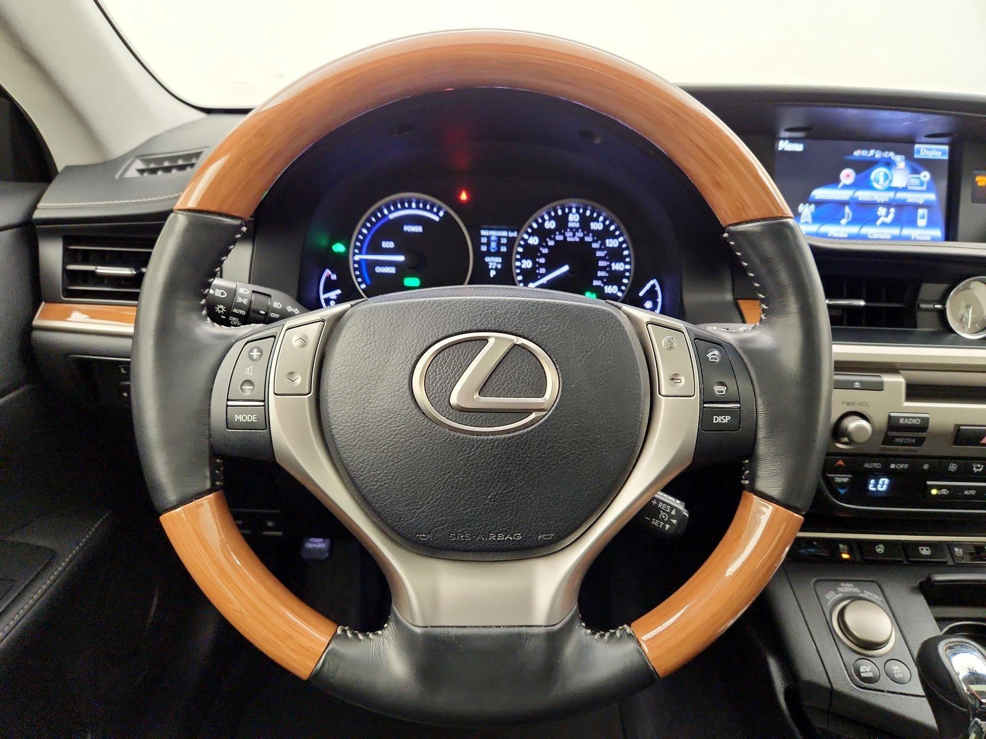 Thumbnail: 2014 Lexus ES - 10