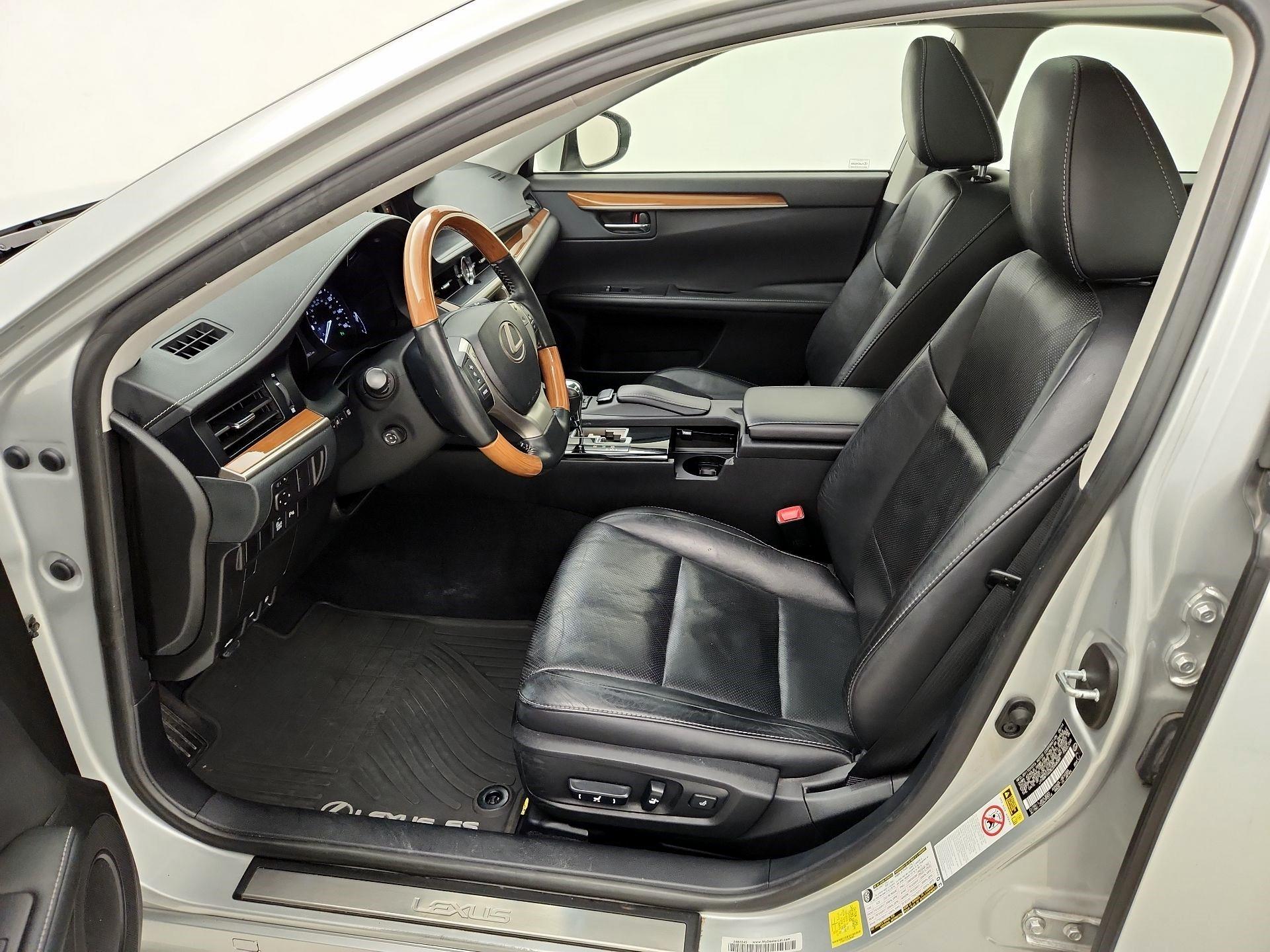 Thumbnail: 2014 Lexus ES - 11