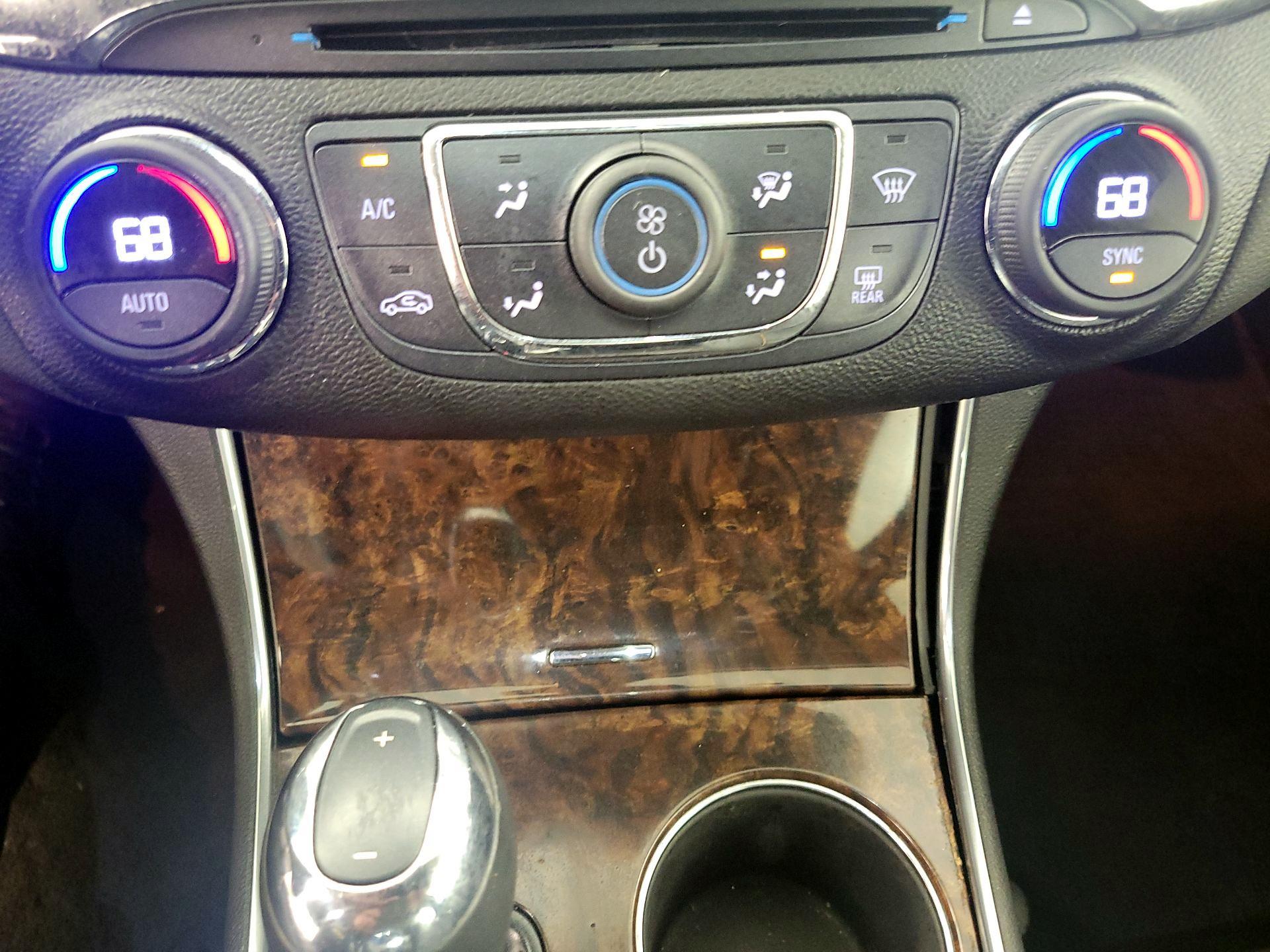 Thumbnail: 2014 Chevrolet Impala - 17