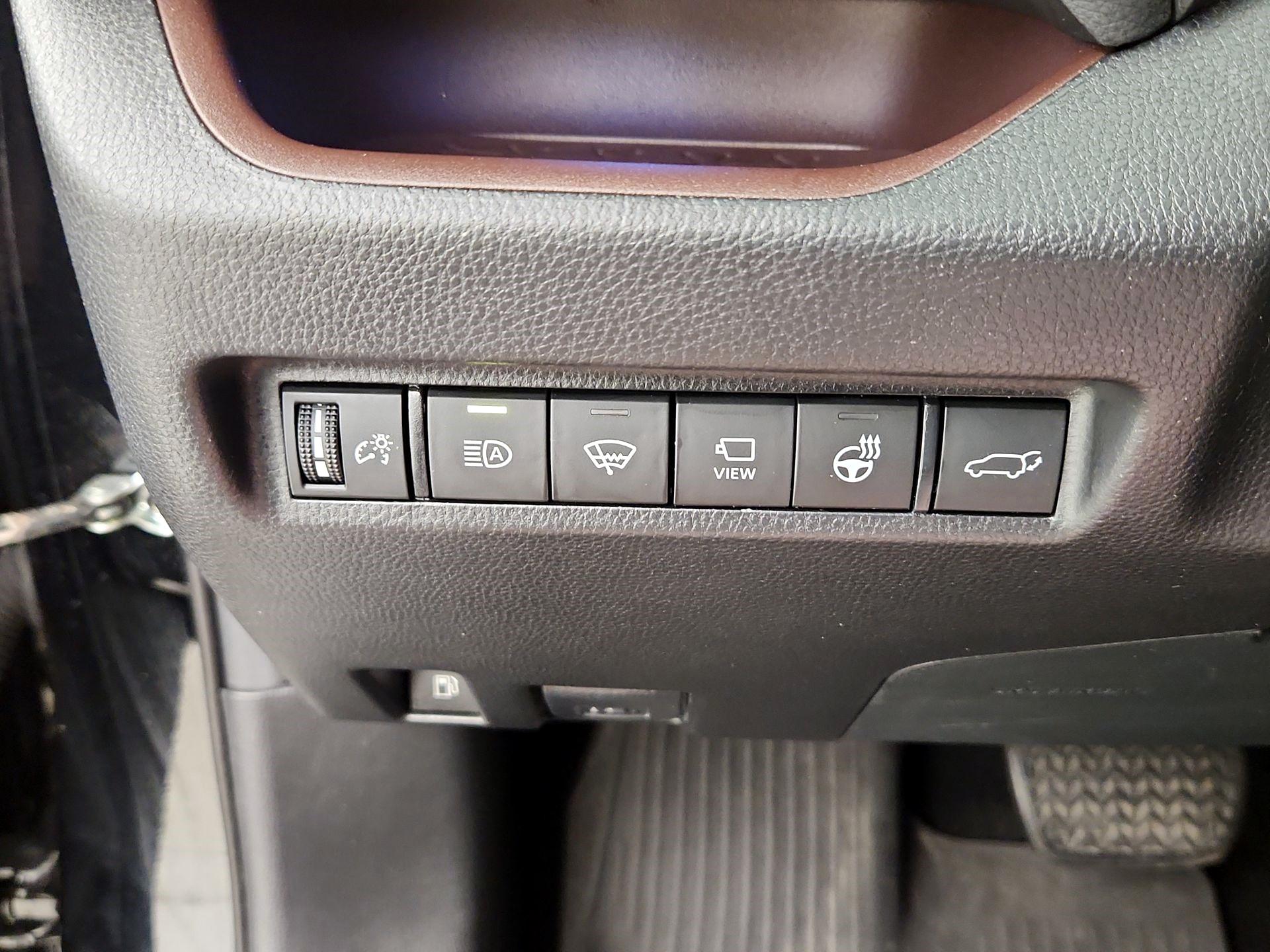 Thumbnail: 2021 Toyota RAV4 - 13