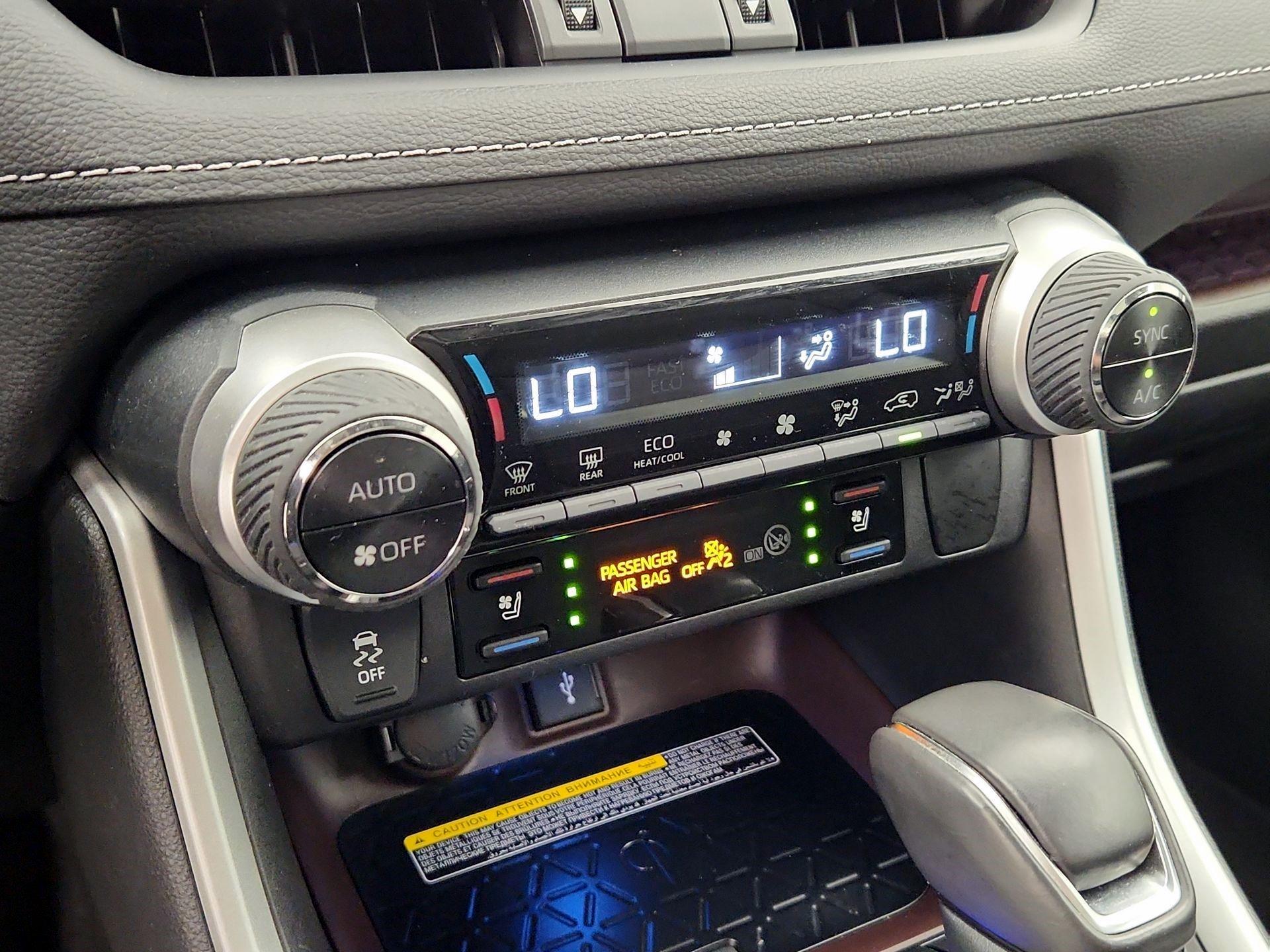 Thumbnail: 2021 Toyota RAV4 - 17