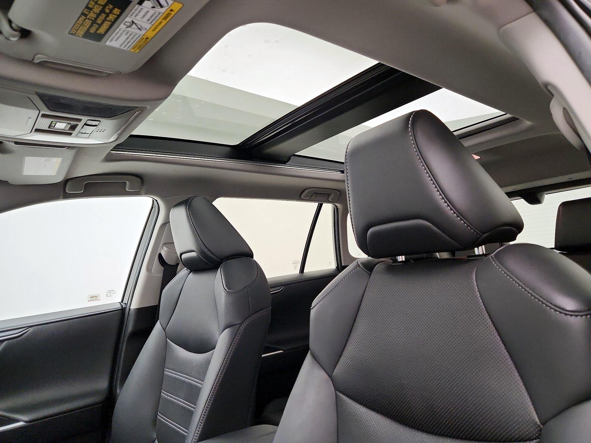 Thumbnail: 2021 Toyota RAV4 - 20
