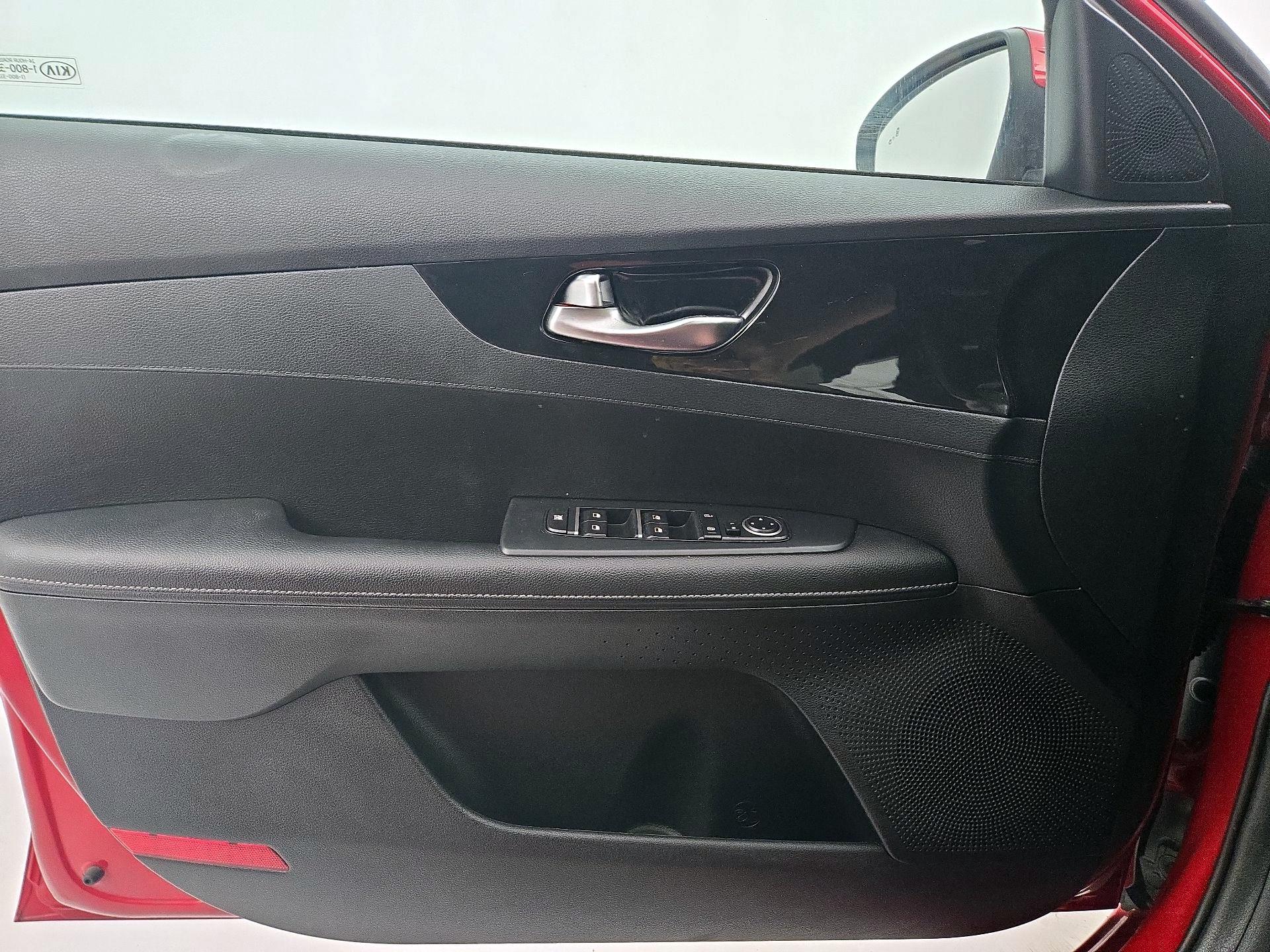 Thumbnail: 2020 Kia Forte - 12
