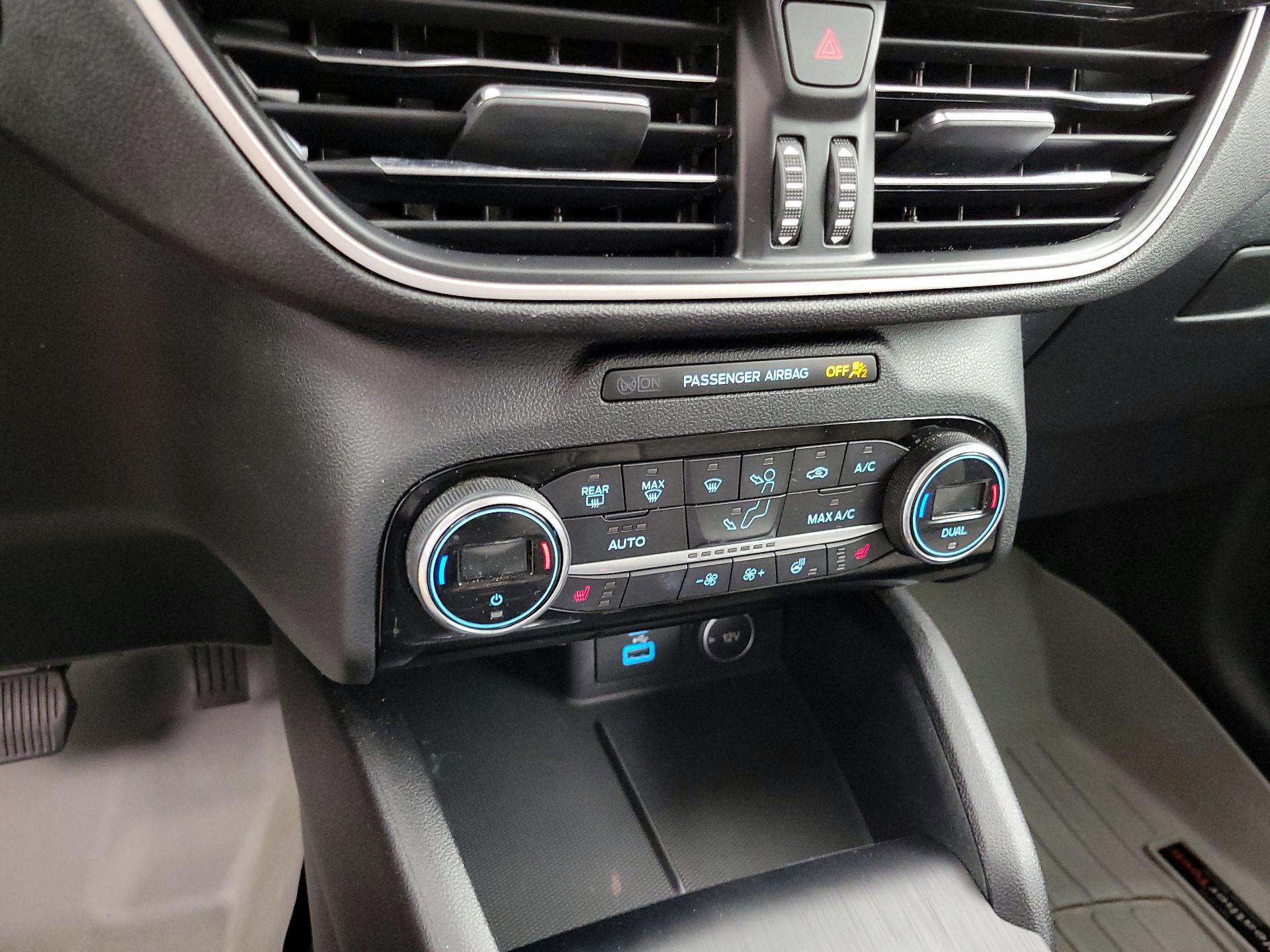 Thumbnail: 2021 Ford Escape - 16