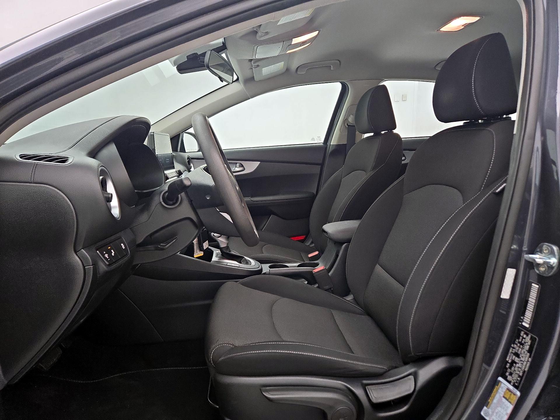 Thumbnail: 2022 Kia Forte - 11
