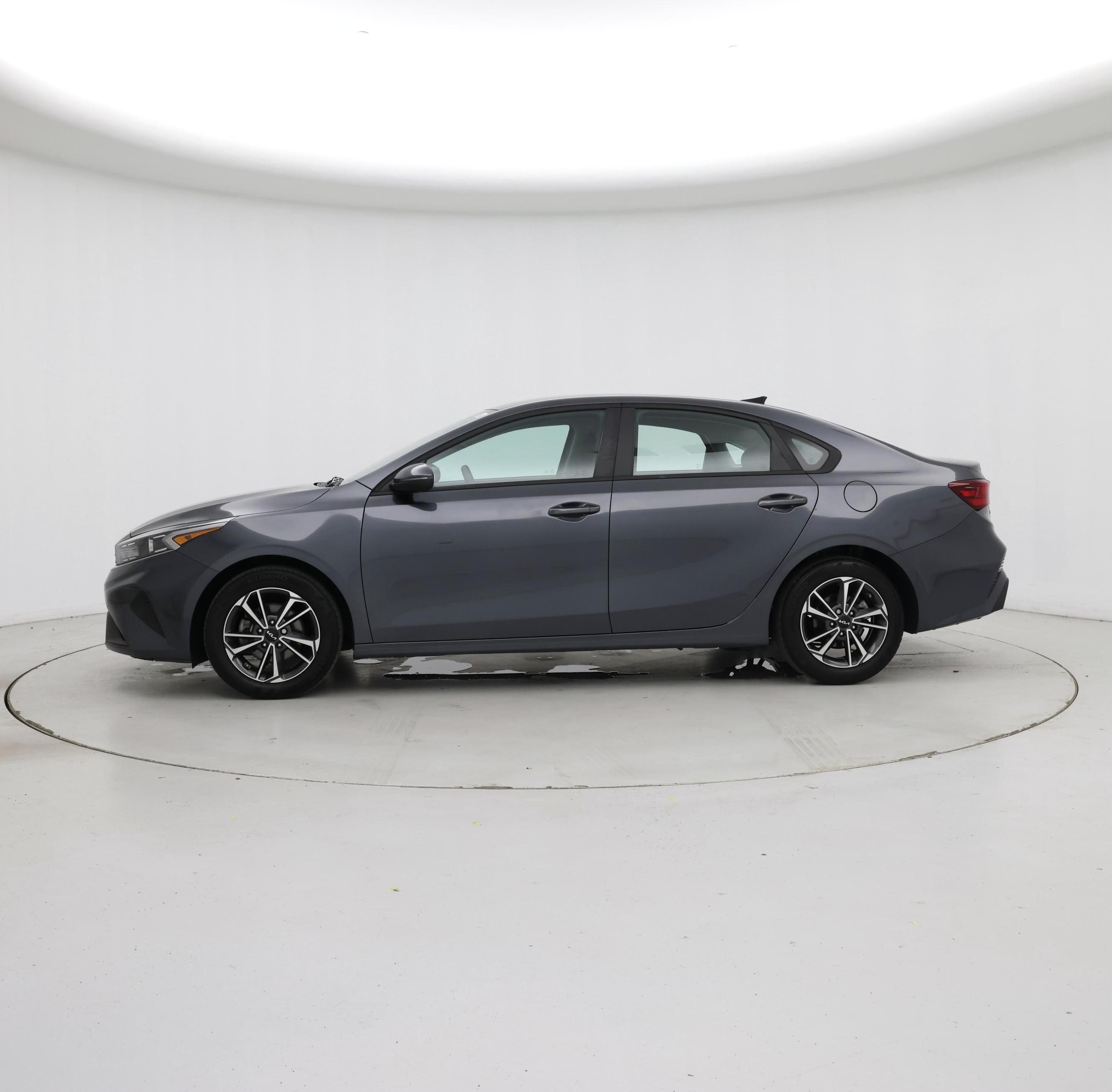 Thumbnail: 2022 Kia Forte - 3