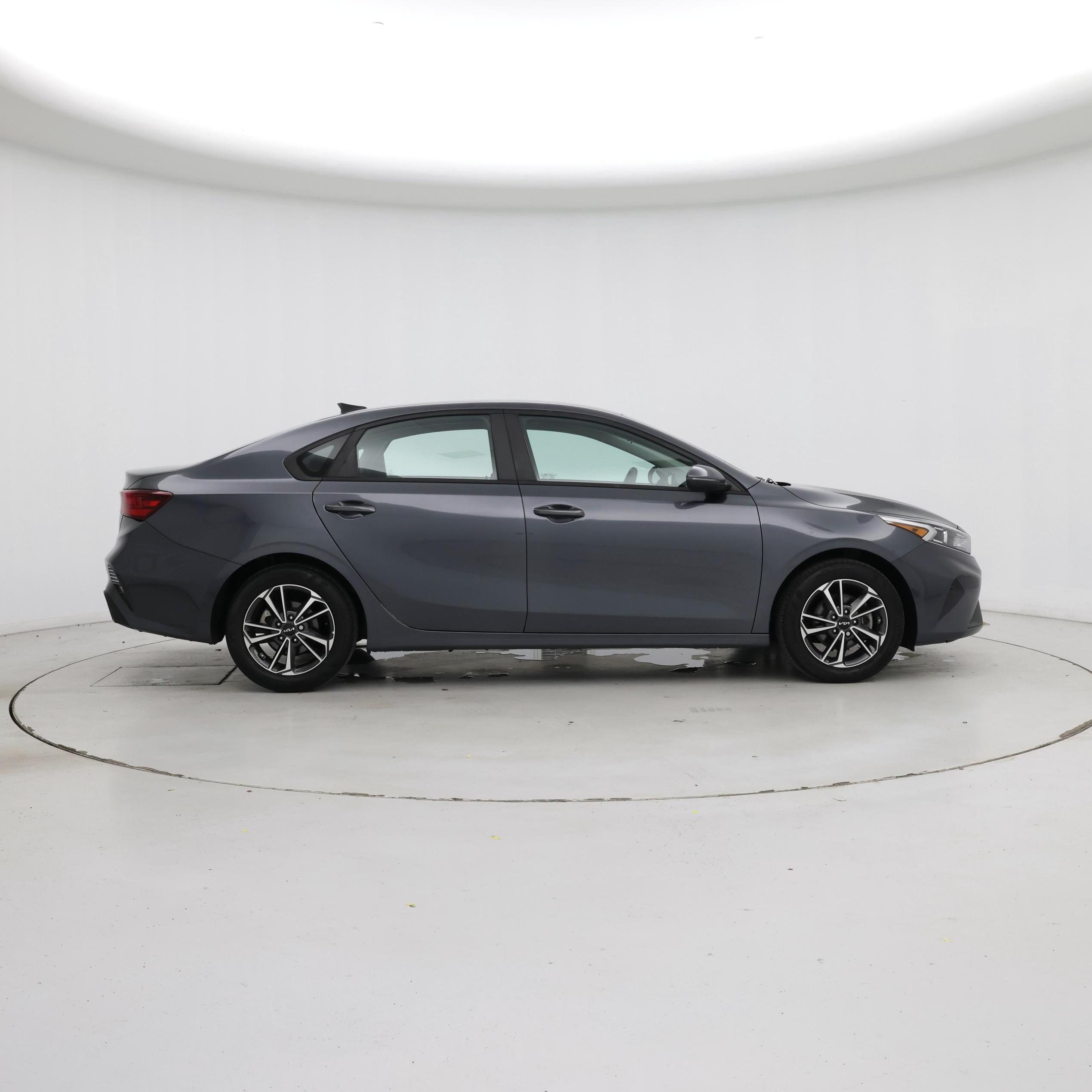 Thumbnail: 2022 Kia Forte - 7