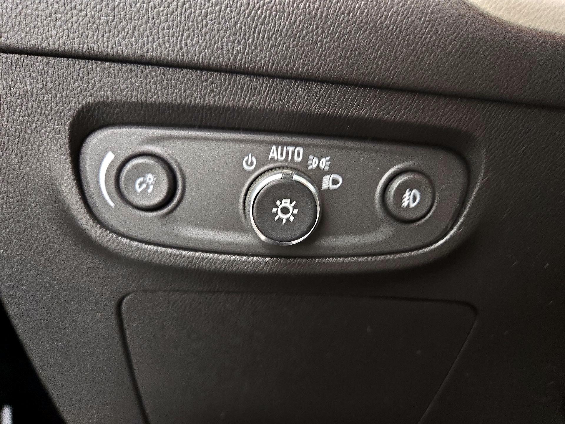 Thumbnail: 2021 Buick Encore GX - 13