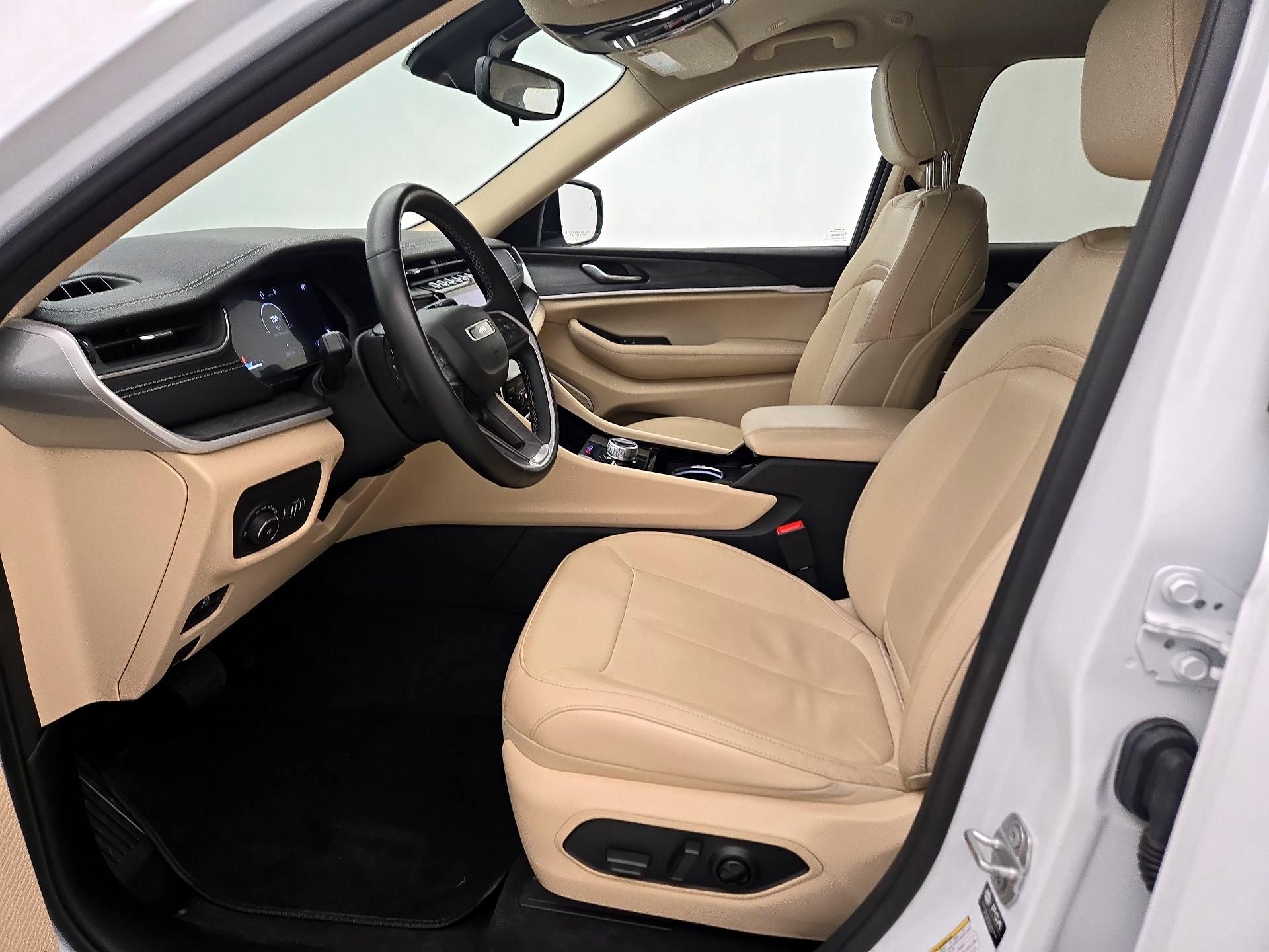 Thumbnail: 2022 Jeep Grand Cherokee L - 11