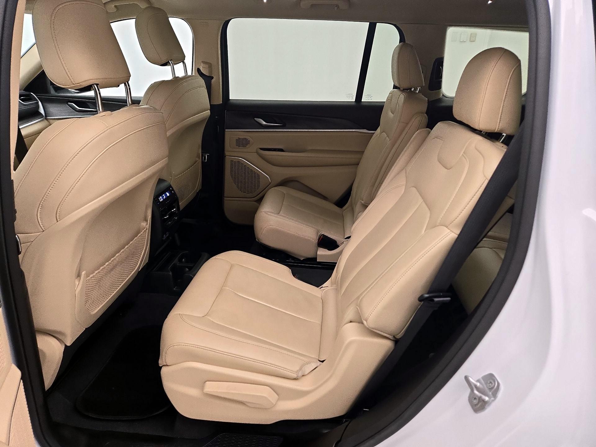 Thumbnail: 2022 Jeep Grand Cherokee L - 20