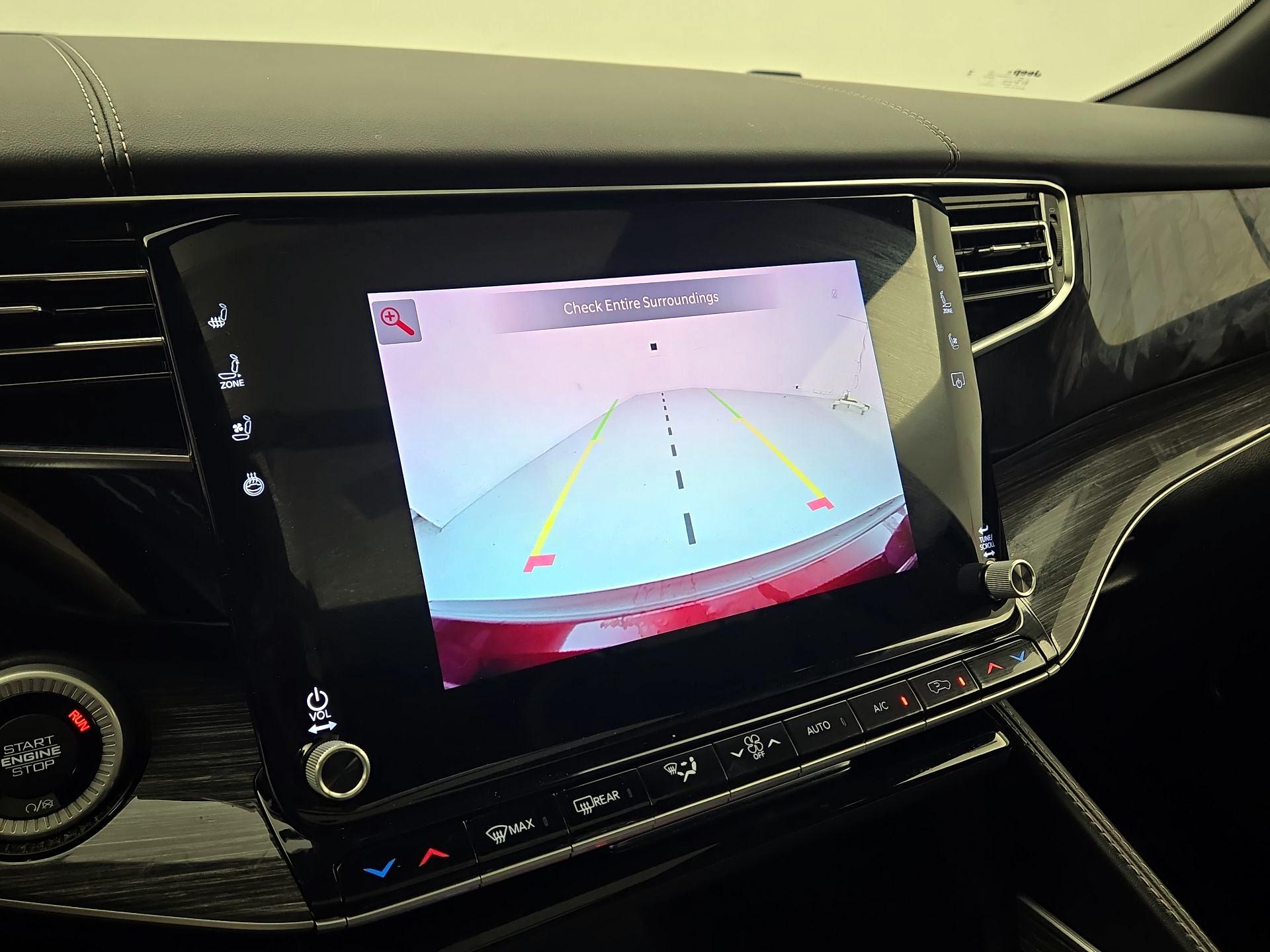 Thumbnail: 2022 Jeep Wagoneer - 14