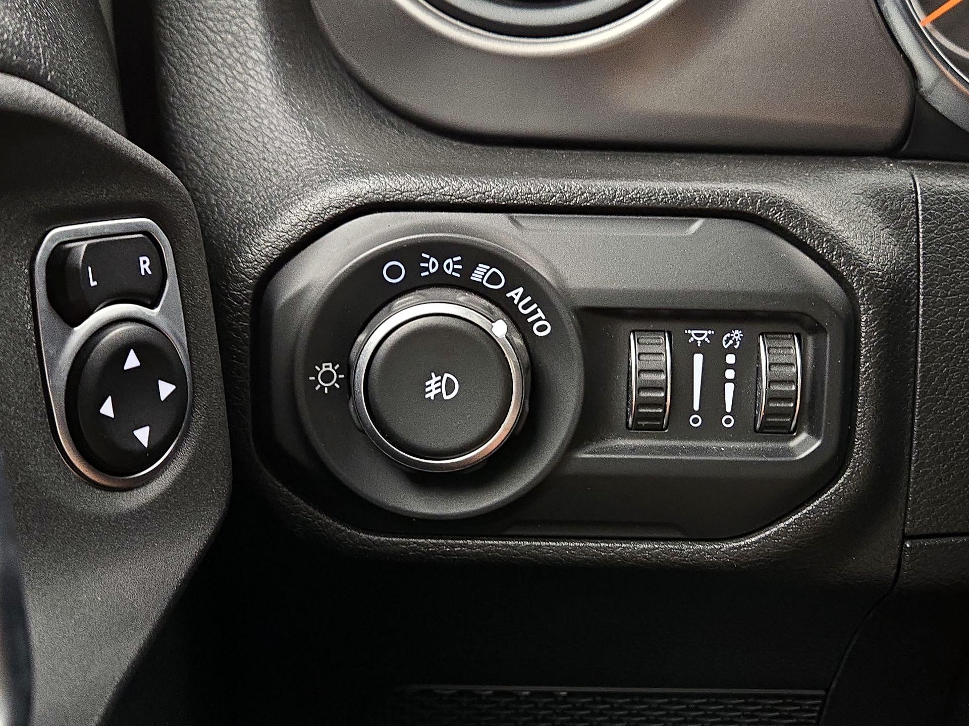 Thumbnail: 2020 Jeep Wrangler - 13