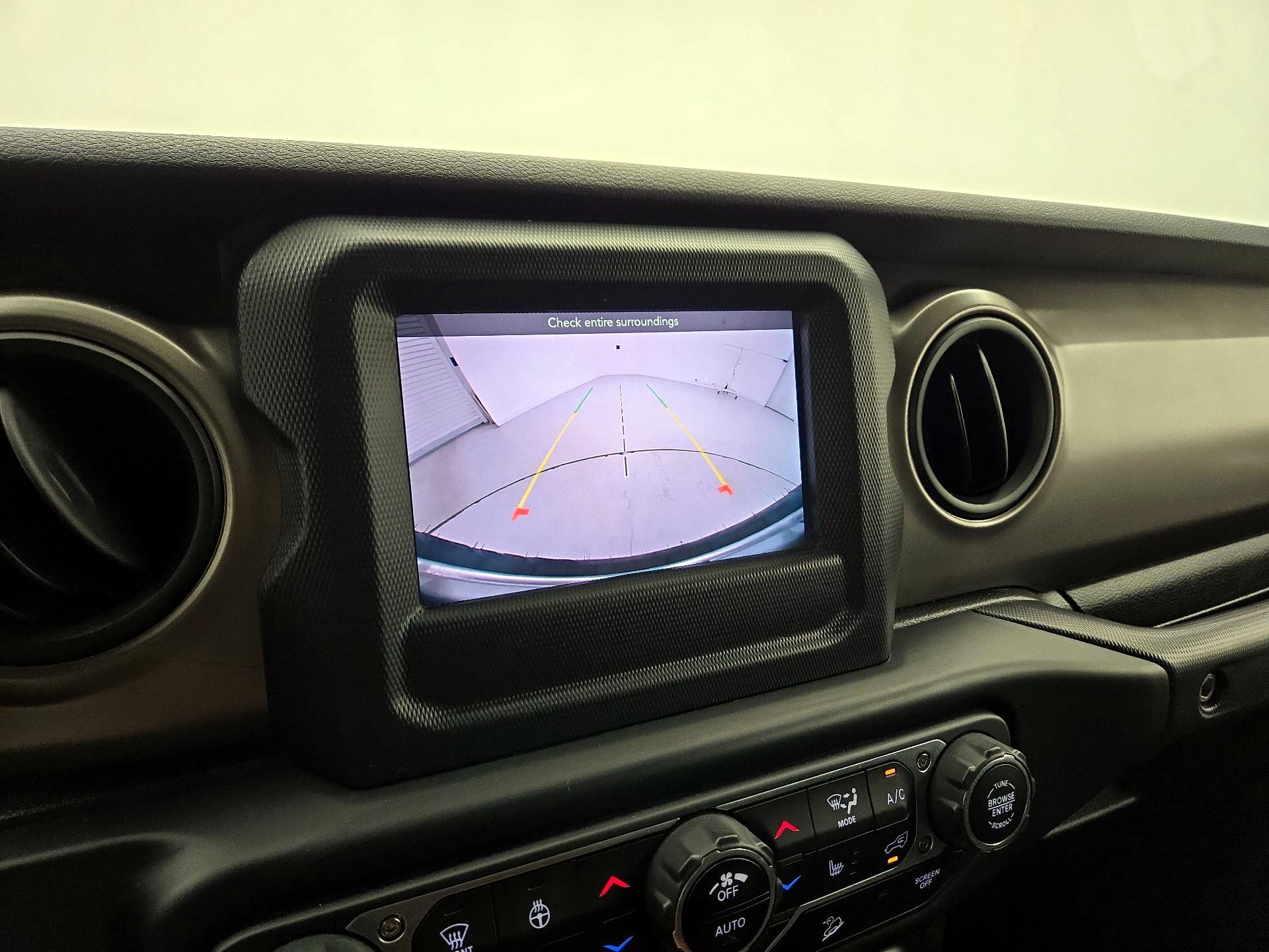 Thumbnail: 2020 Jeep Wrangler - 14