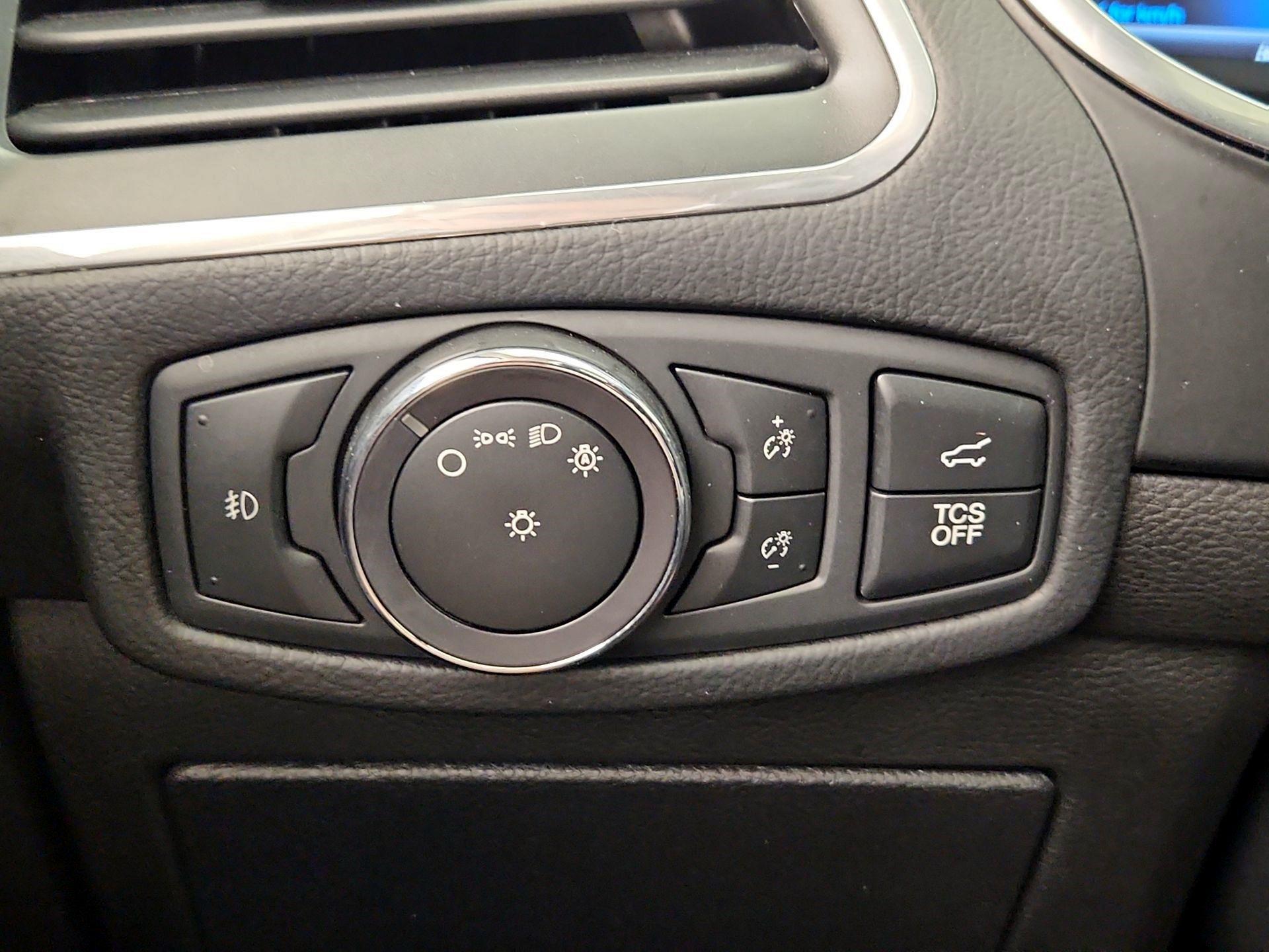 Thumbnail: 2021 Ford Edge - 13