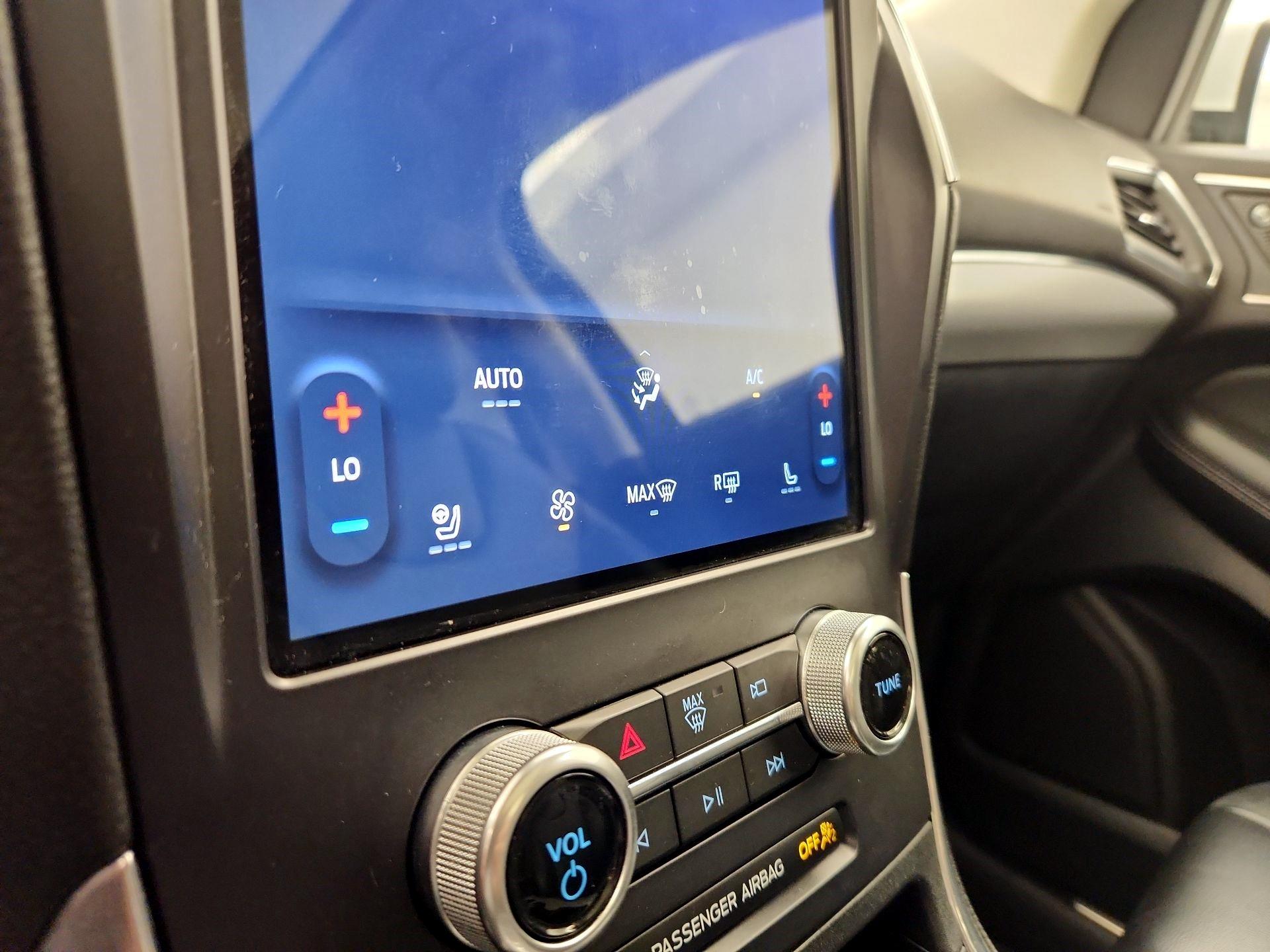 Thumbnail: 2021 Ford Edge - 17