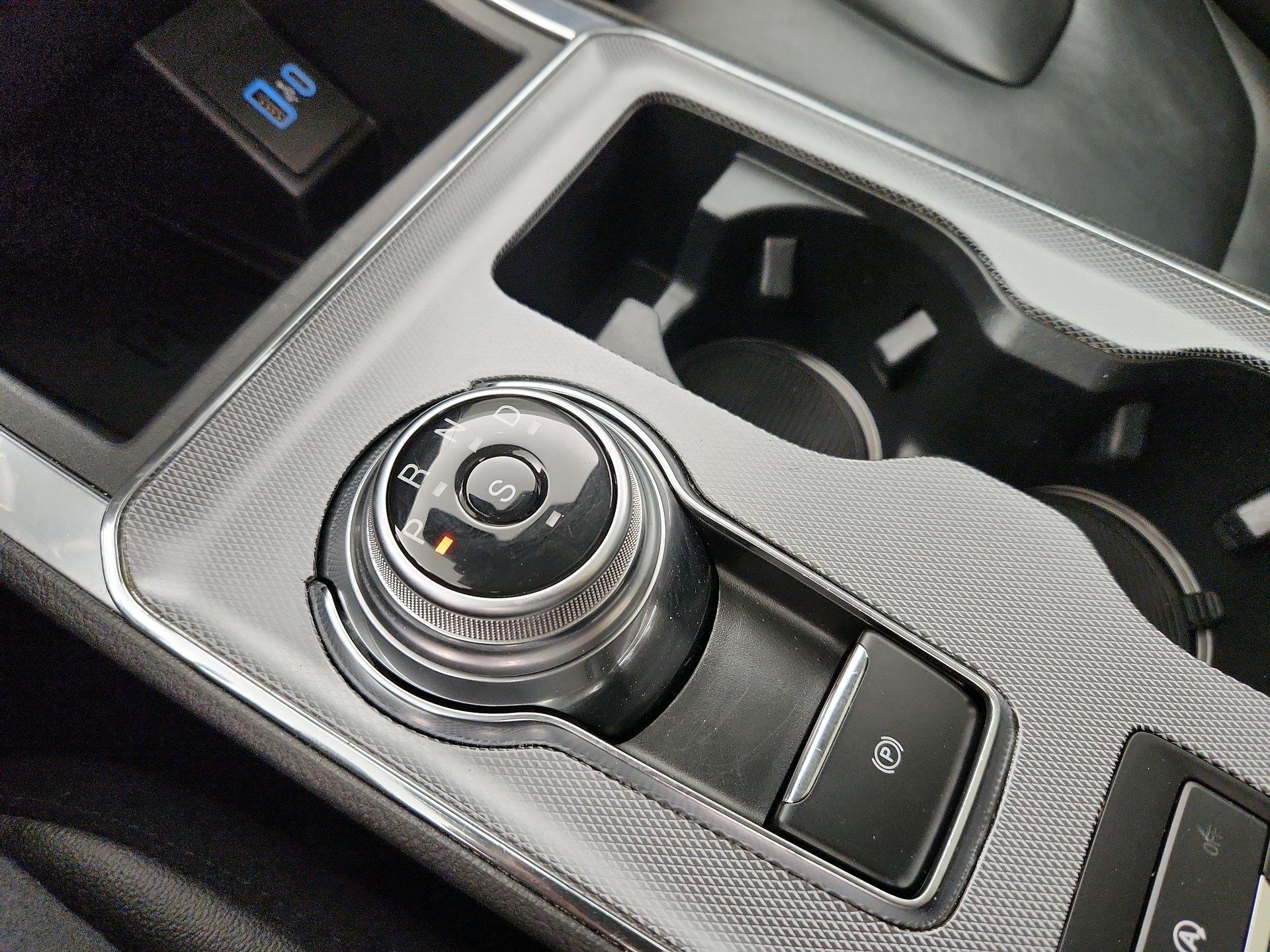 Thumbnail: 2021 Ford Edge - 18