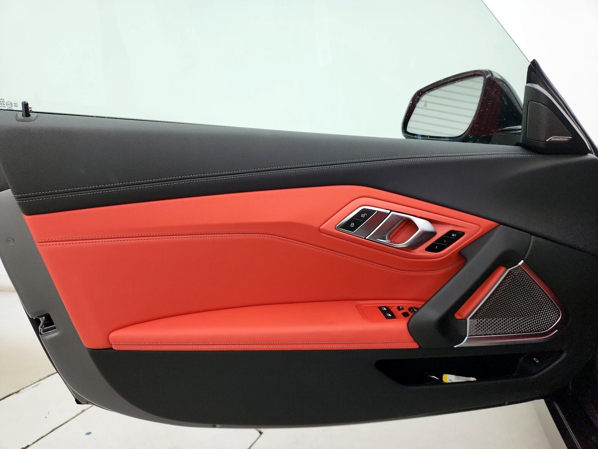 Thumbnail: 2023 BMW Z4 - 12