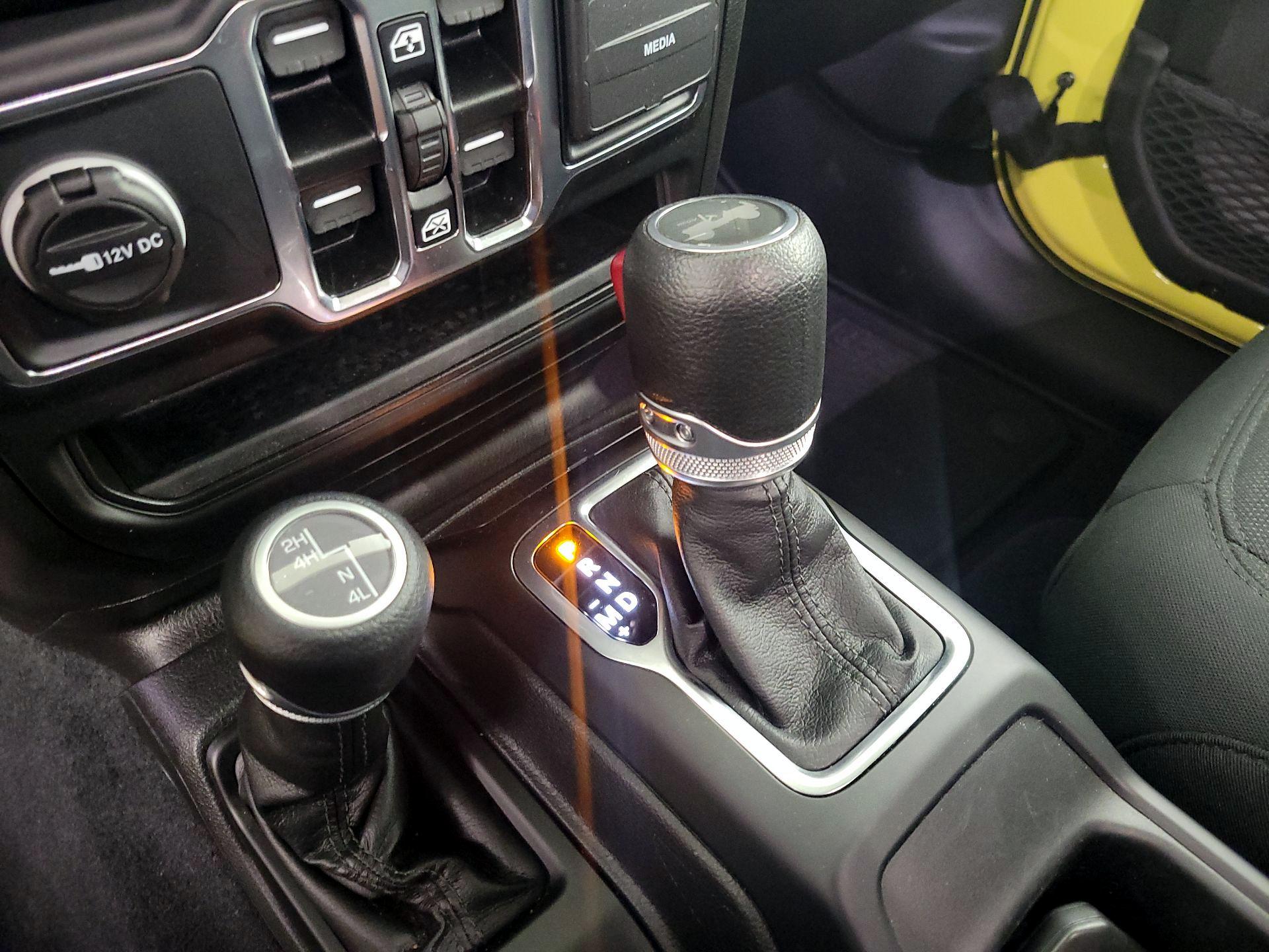 Thumbnail: 2022 Jeep Wrangler - 18