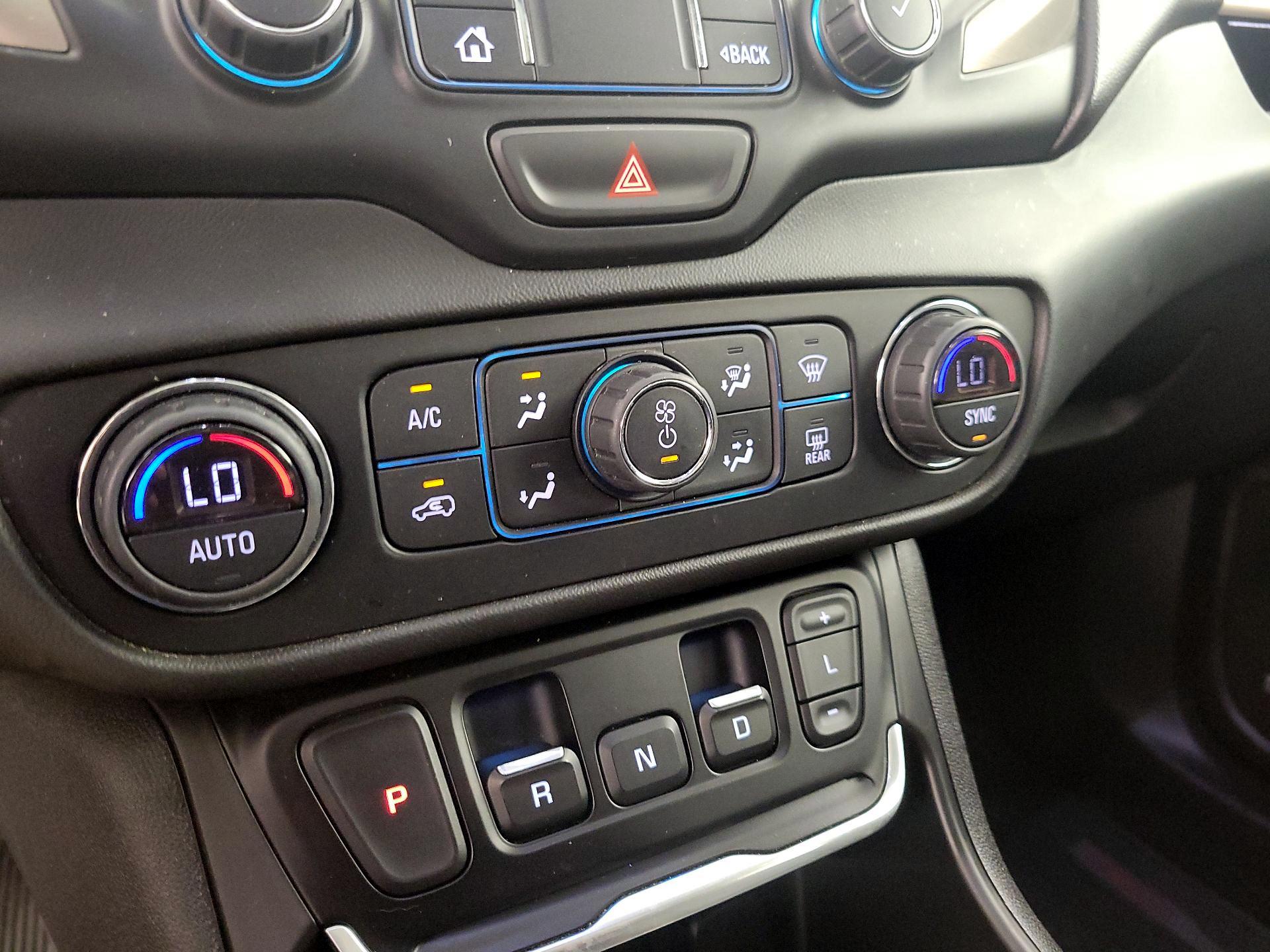 Thumbnail: 2020 GMC Terrain - 17
