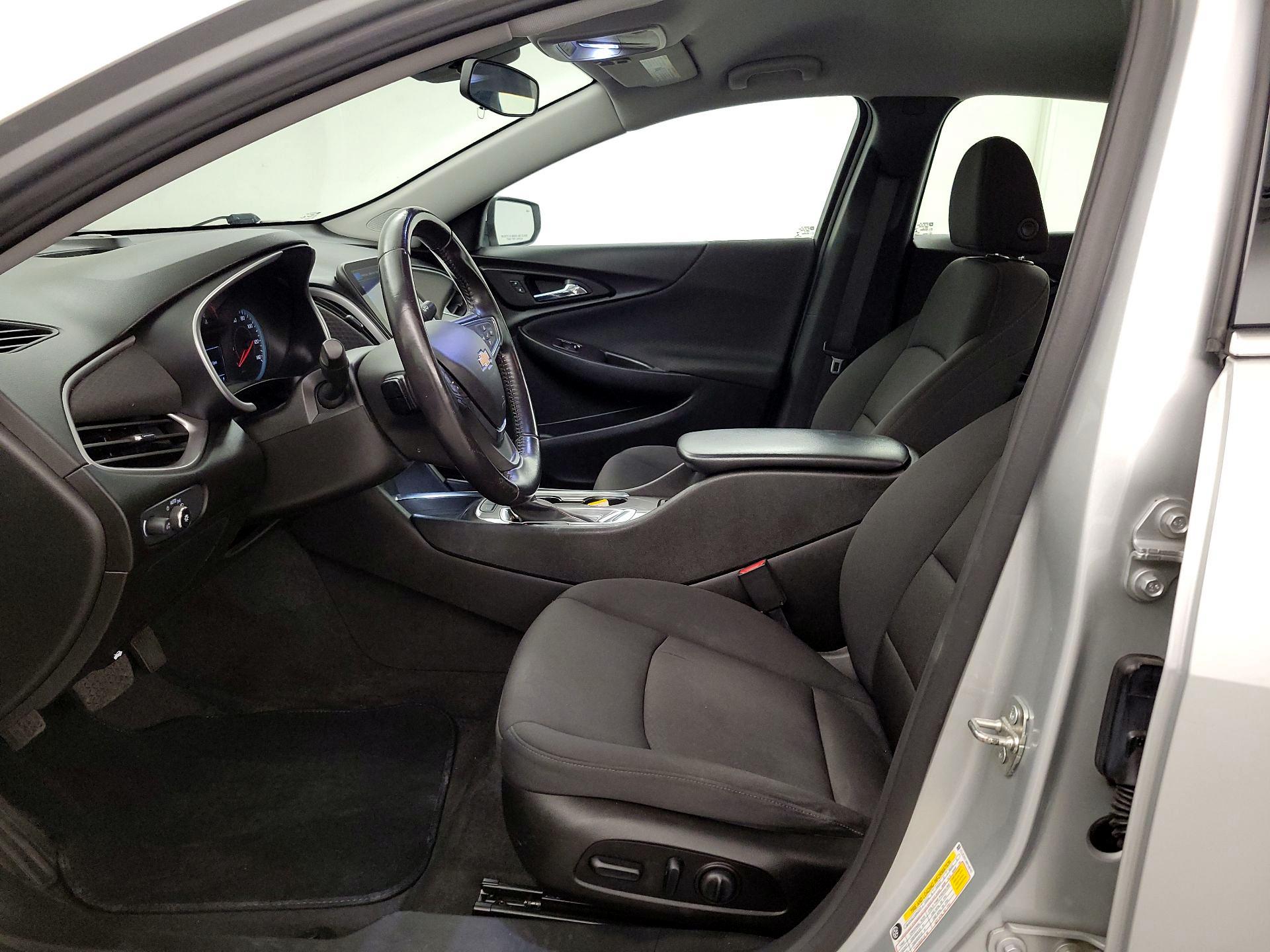 Thumbnail: 2021 Chevrolet Malibu - 11
