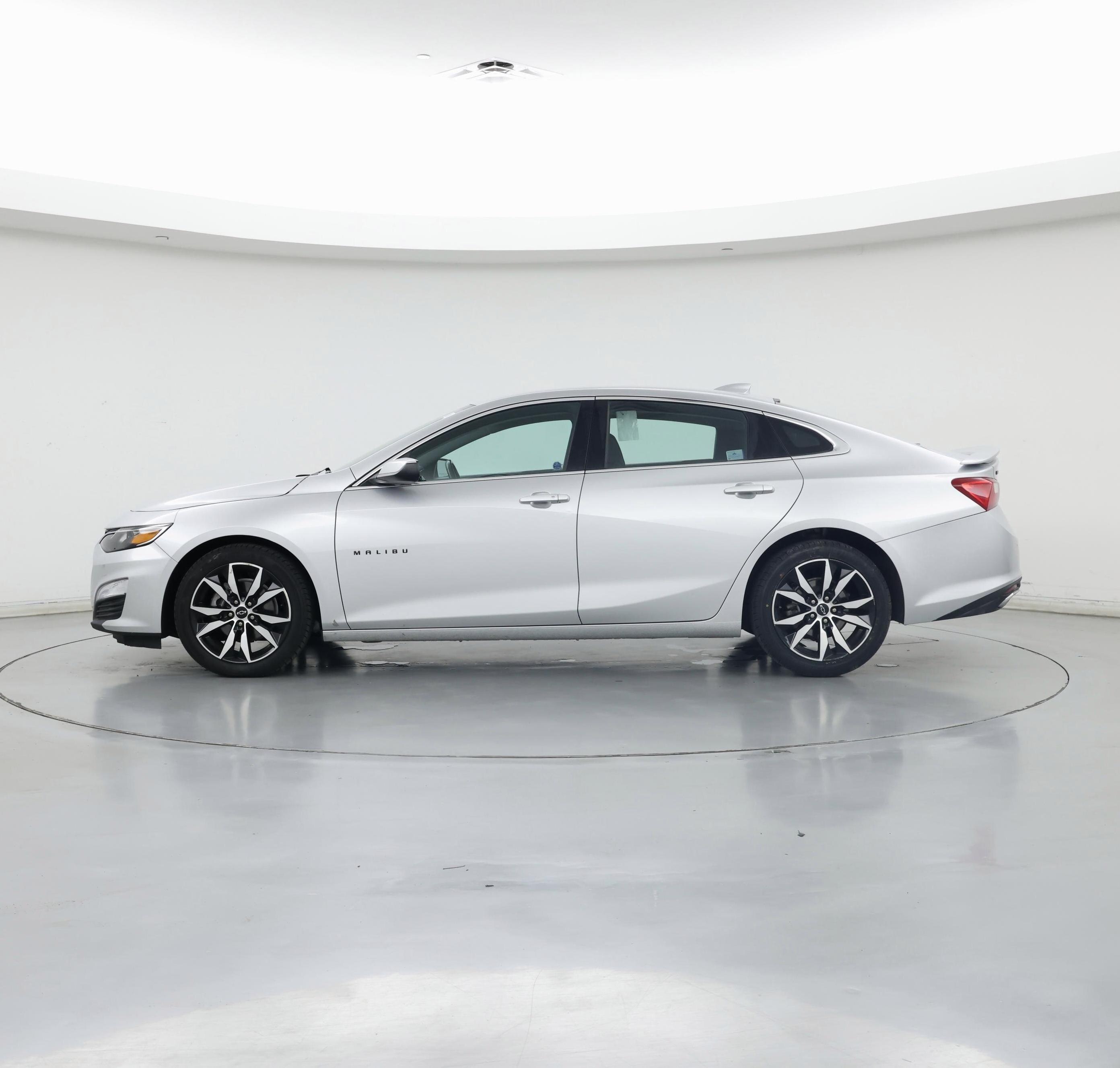 Thumbnail: 2021 Chevrolet Malibu - 3