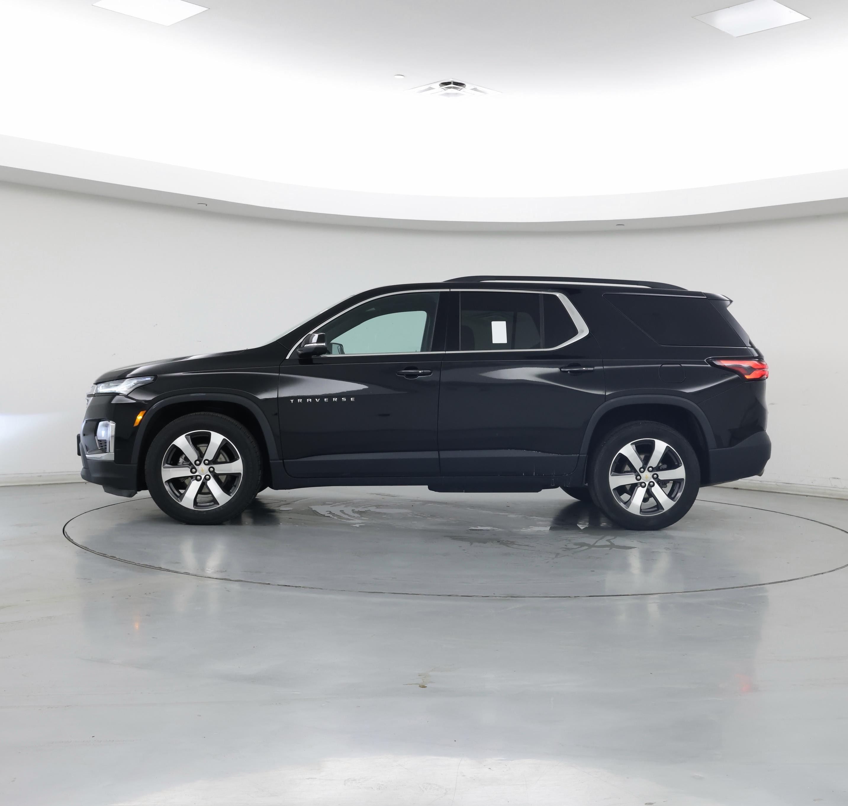Thumbnail: 2022 Chevrolet Traverse - 3