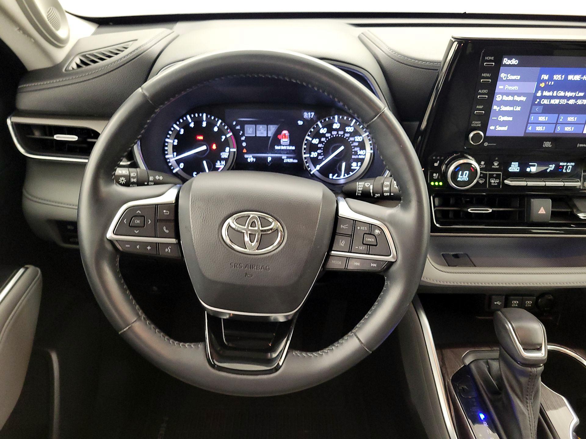 Thumbnail: 2020 Toyota Highlander - 10