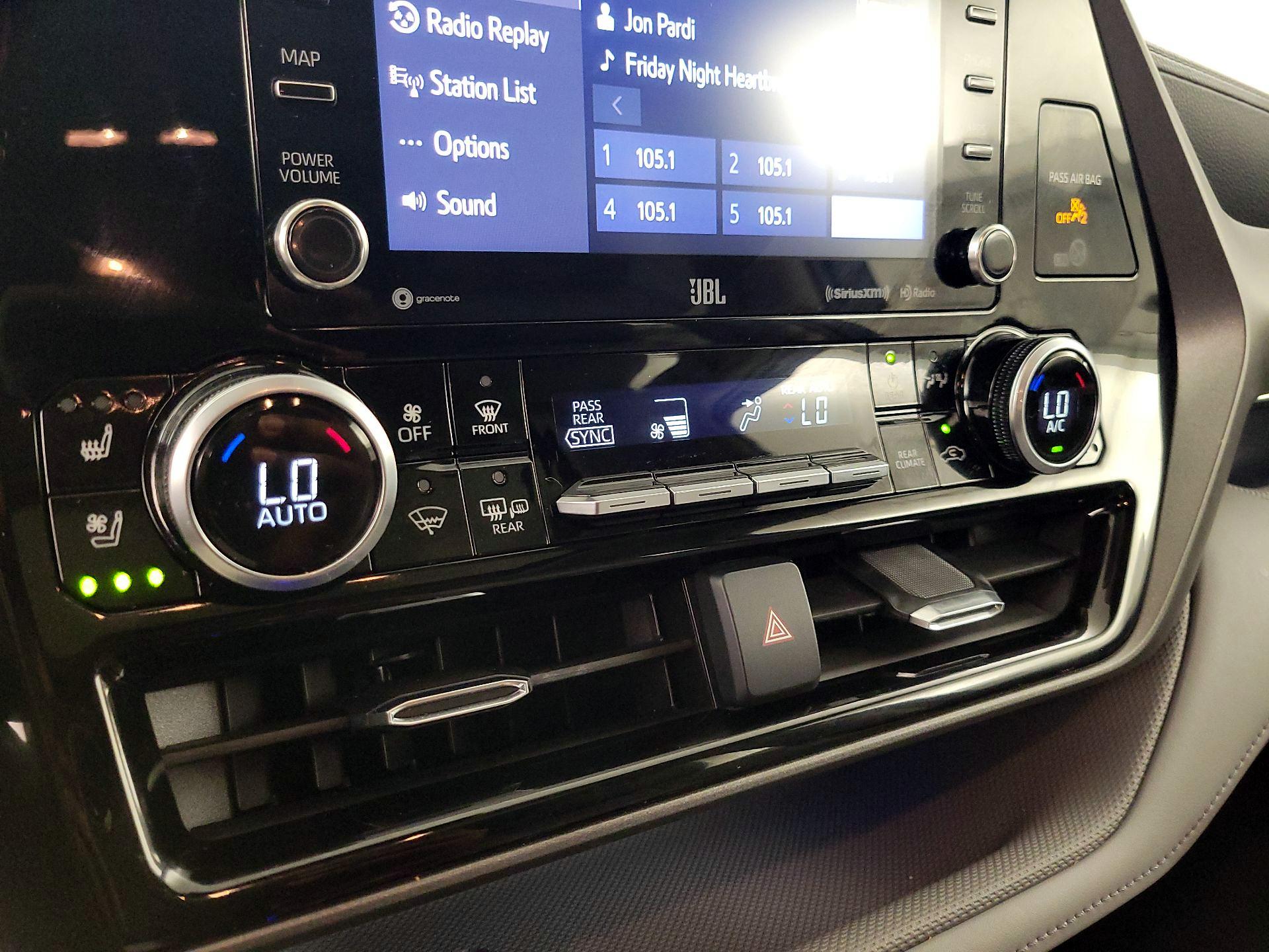 Thumbnail: 2020 Toyota Highlander - 17