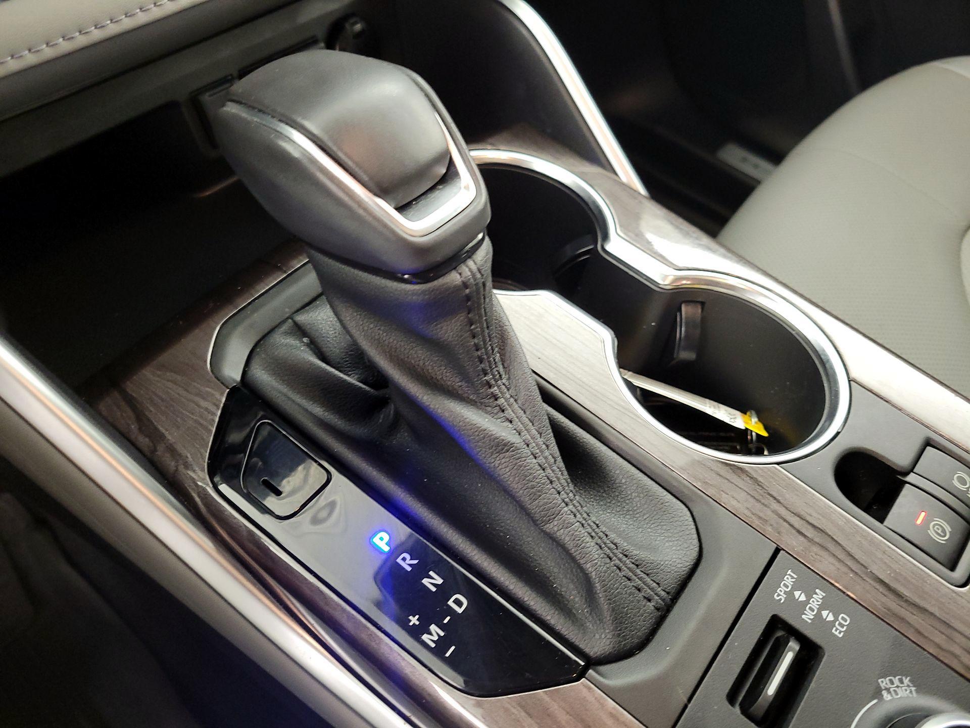 Thumbnail: 2020 Toyota Highlander - 18