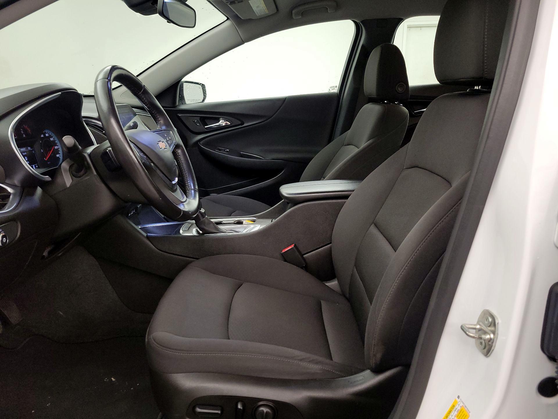 Thumbnail: 2021 Chevrolet Malibu - 11