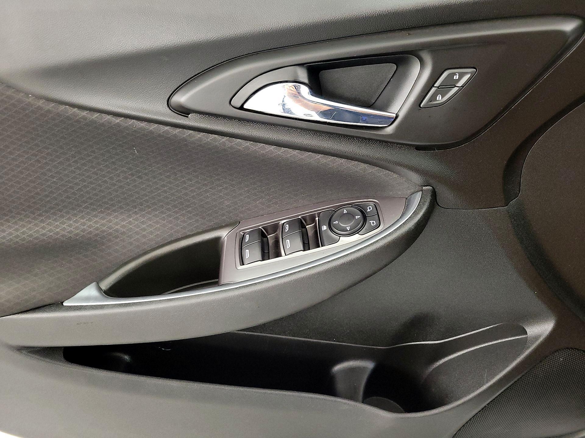 Thumbnail: 2021 Chevrolet Malibu - 12