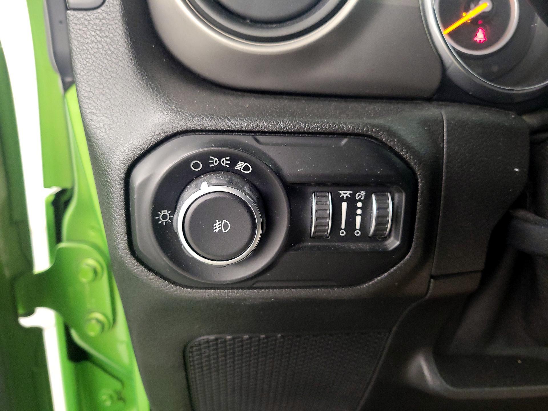 Thumbnail: 2019 Jeep Wrangler - 13