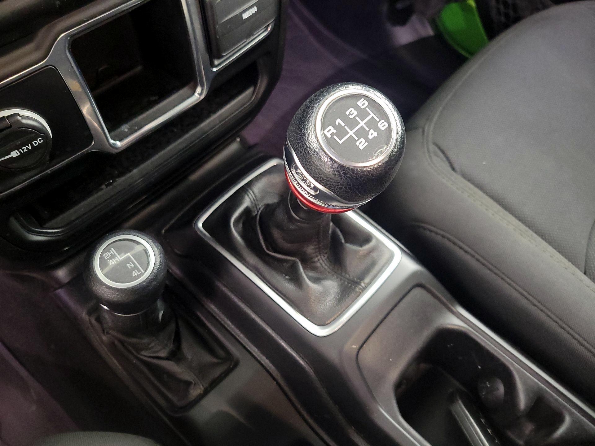 Thumbnail: 2019 Jeep Wrangler - 17
