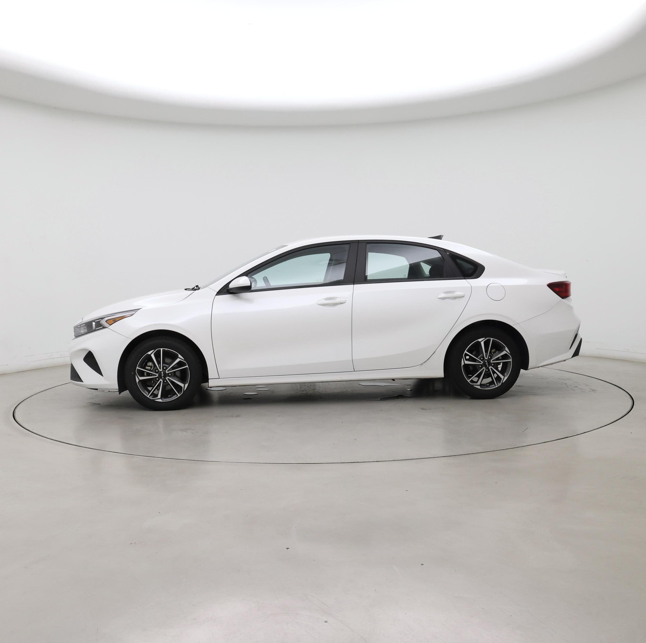 Thumbnail: 2023 Kia Forte - 3